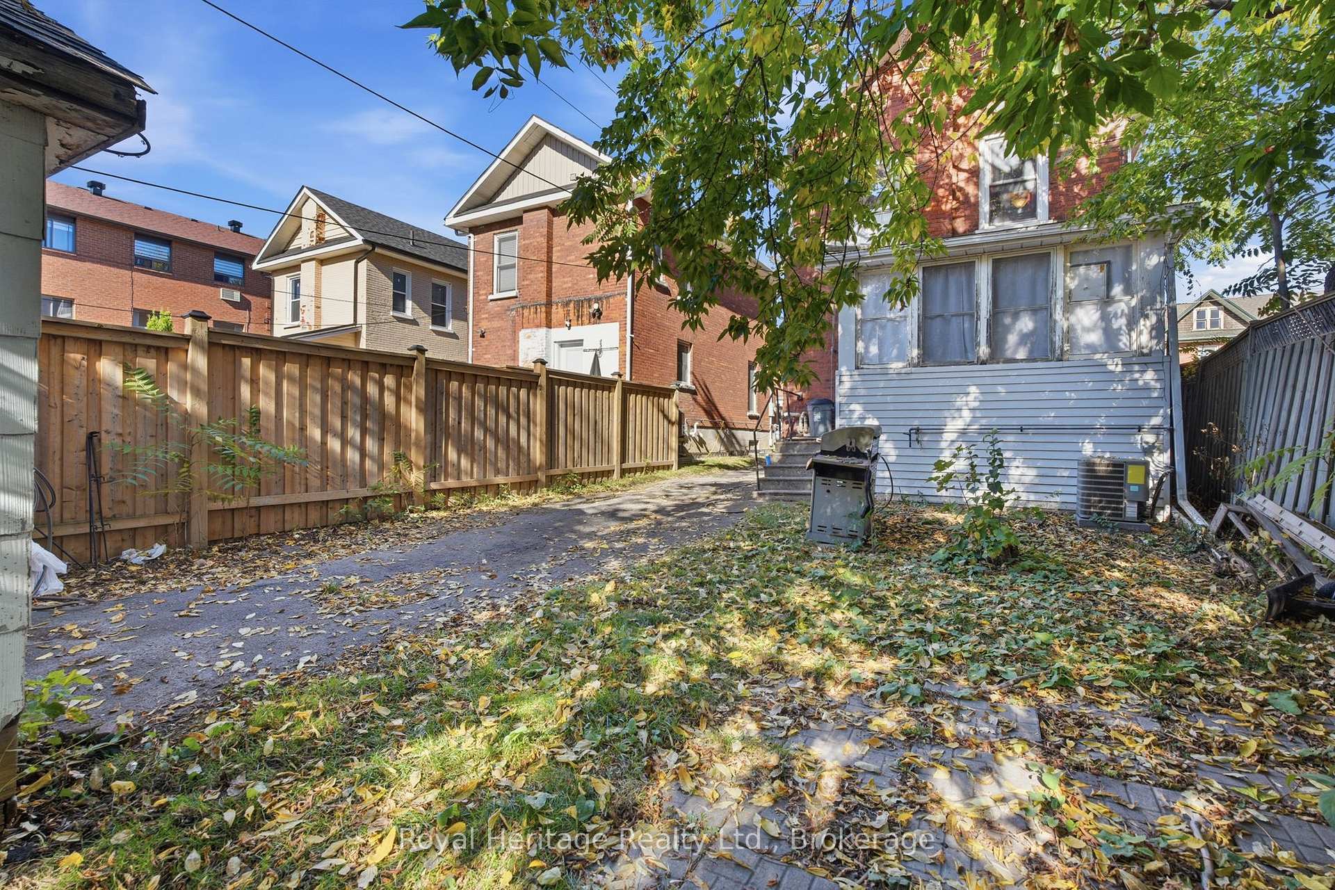 Photo 36 of 165 Colborne Street, Oshawa, O'Neill — HOMEH