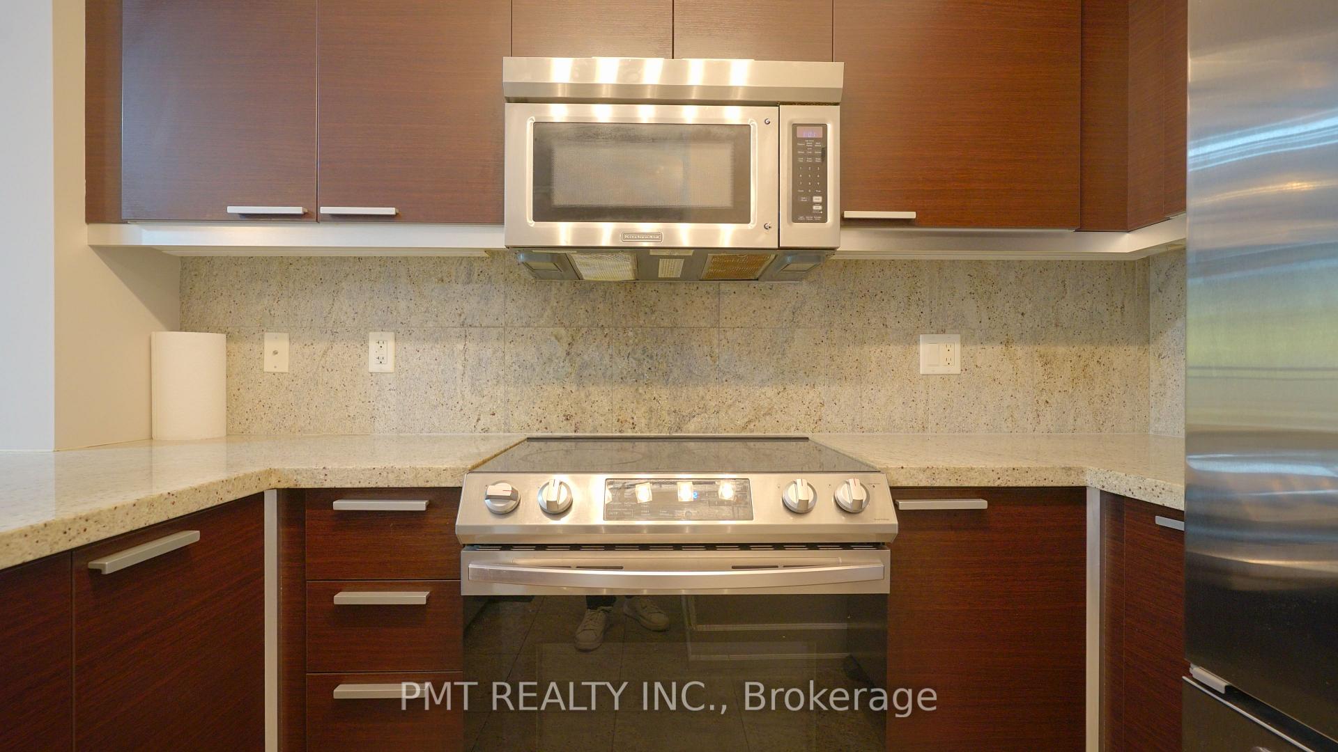 Photo 3 of Unit 430, 650 Sheppard Avenue E, North York, Bayview Village — HOMEH