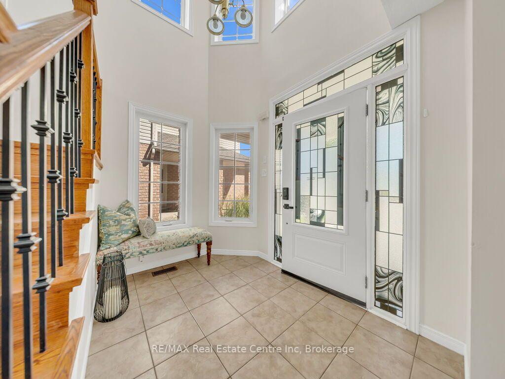 Photo 6 of 61 Moffatt Lane, Guelph, Clairfields/Hanlon Business Park — HOMEH