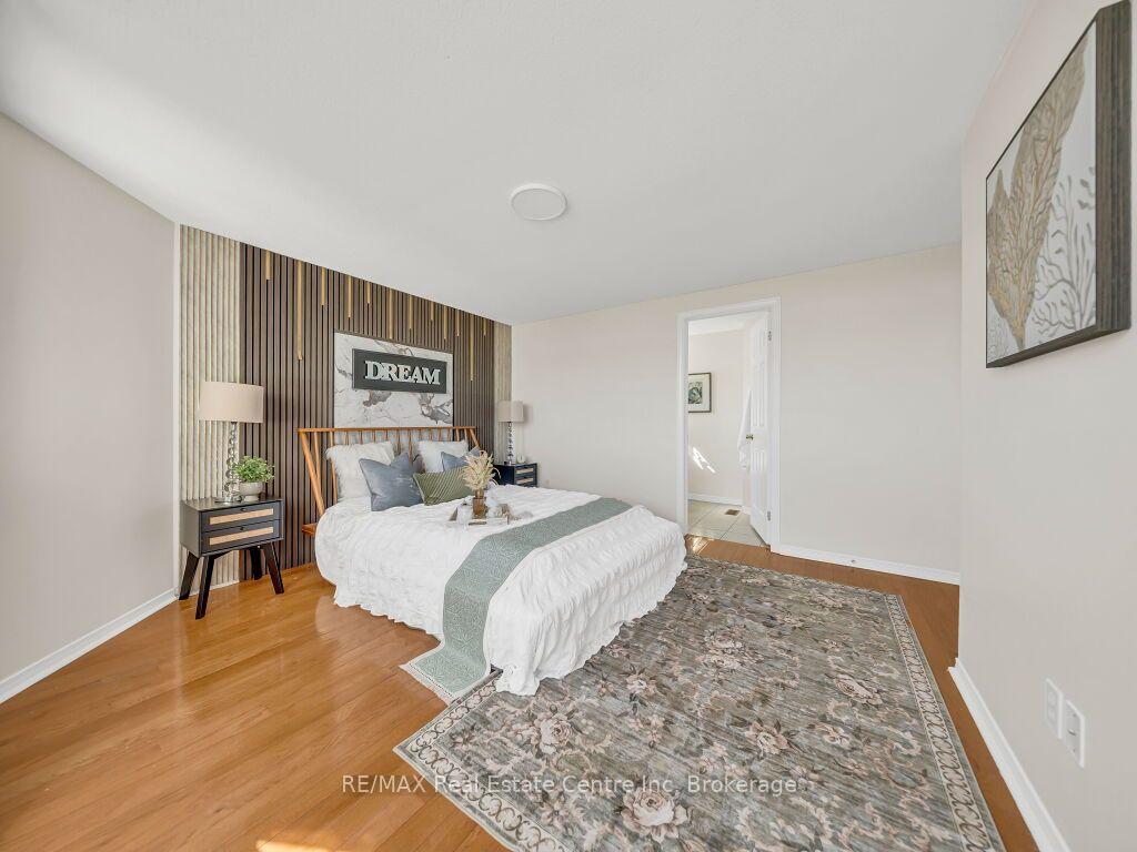 Photo 22 of 61 Moffatt Lane, Guelph, Clairfields/Hanlon Business Park — HOMEH