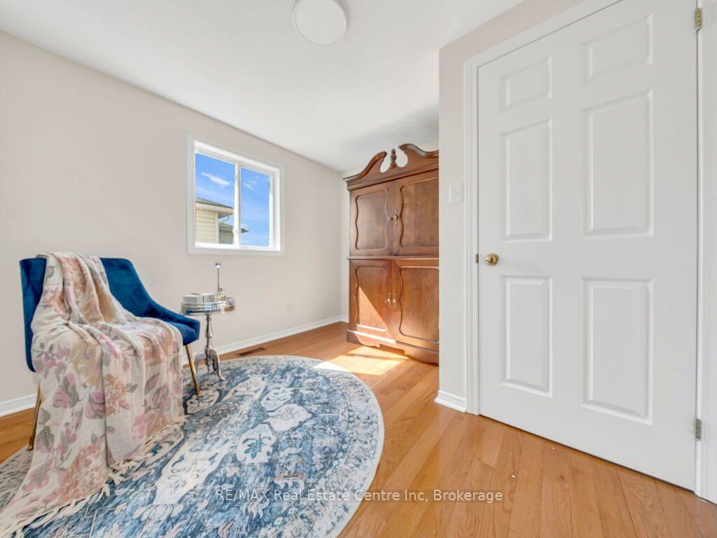 Photo 26 of 61 Moffatt Lane, Guelph, Clairfields/Hanlon Business Park — HOMEH