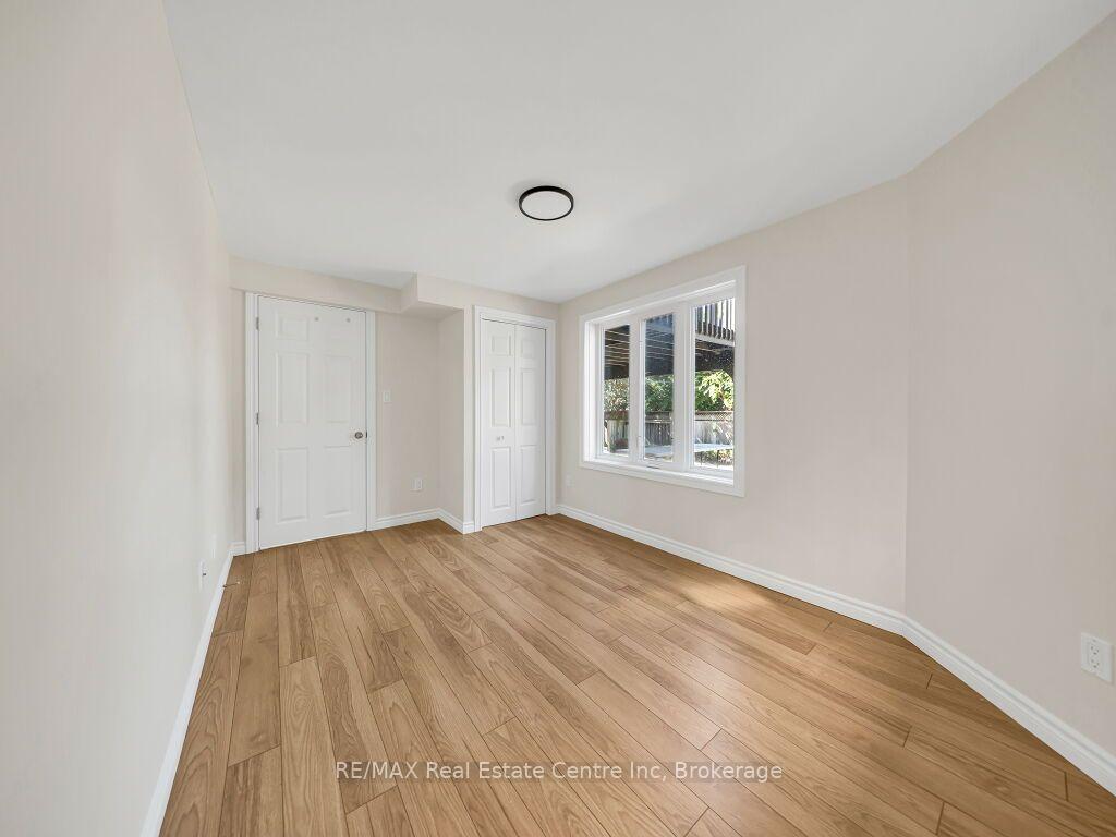 Photo 36 of 61 Moffatt Lane, Guelph, Clairfields/Hanlon Business Park — HOMEH