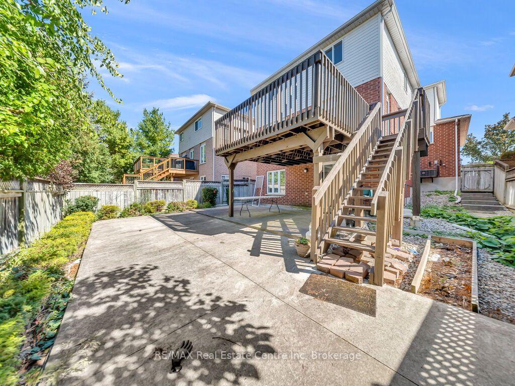 Photo 43 of 61 Moffatt Lane, Guelph, Clairfields/Hanlon Business Park — HOMEH