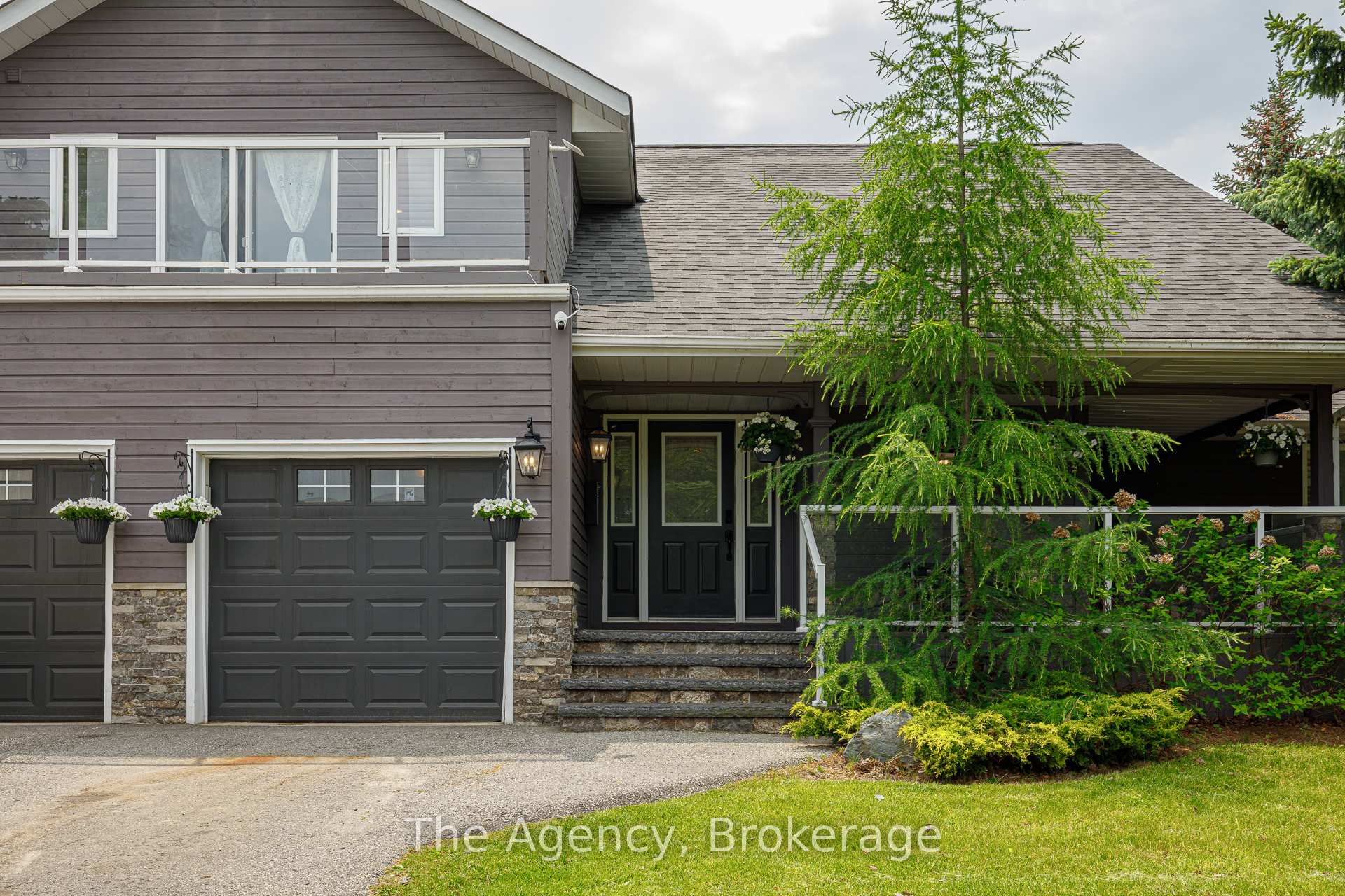 Photo 2 of 136 Grand Cypress Lane, Blue Mountains — HOMEH