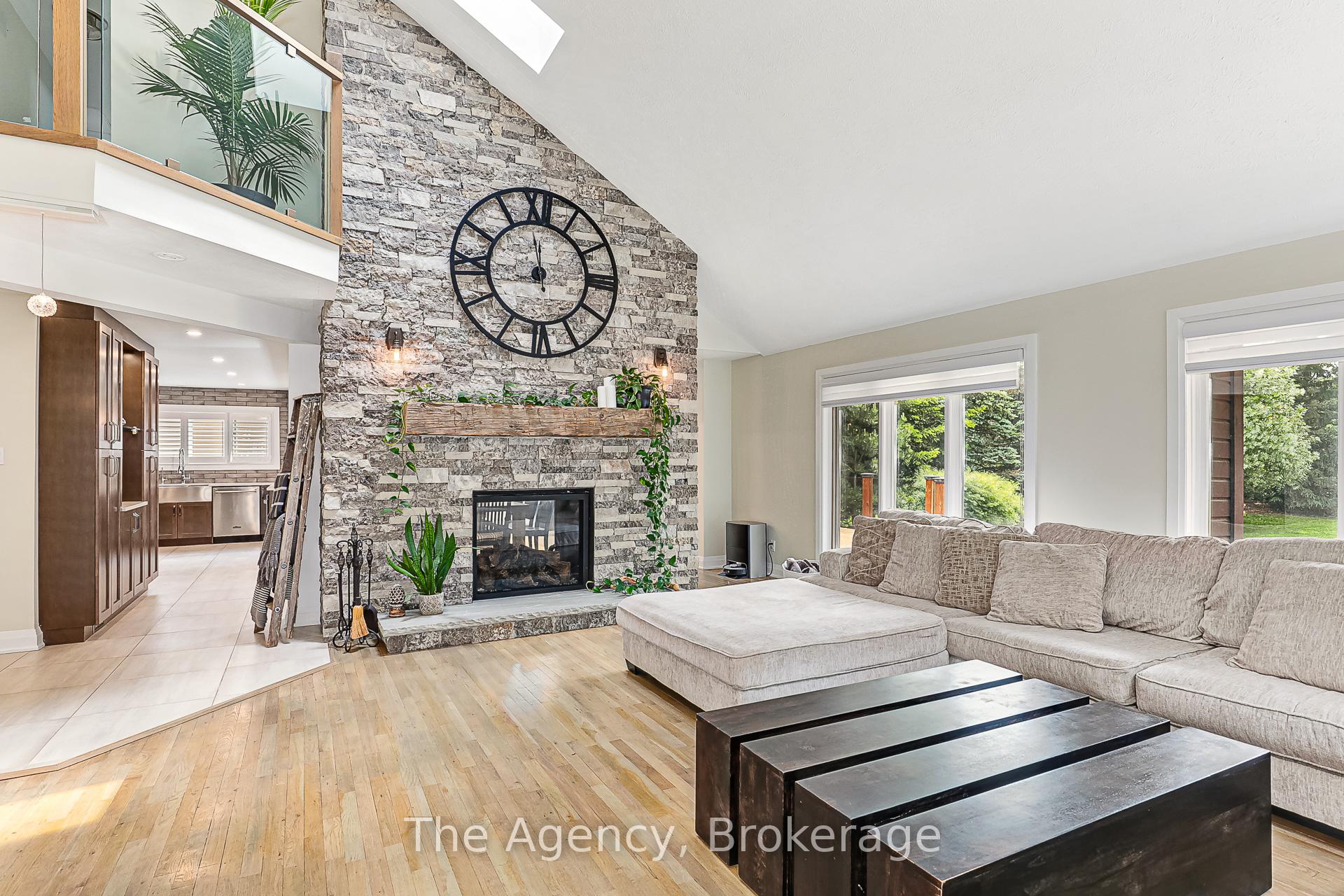 Photo 3 of 136 Grand Cypress Lane, Blue Mountains — HOMEH