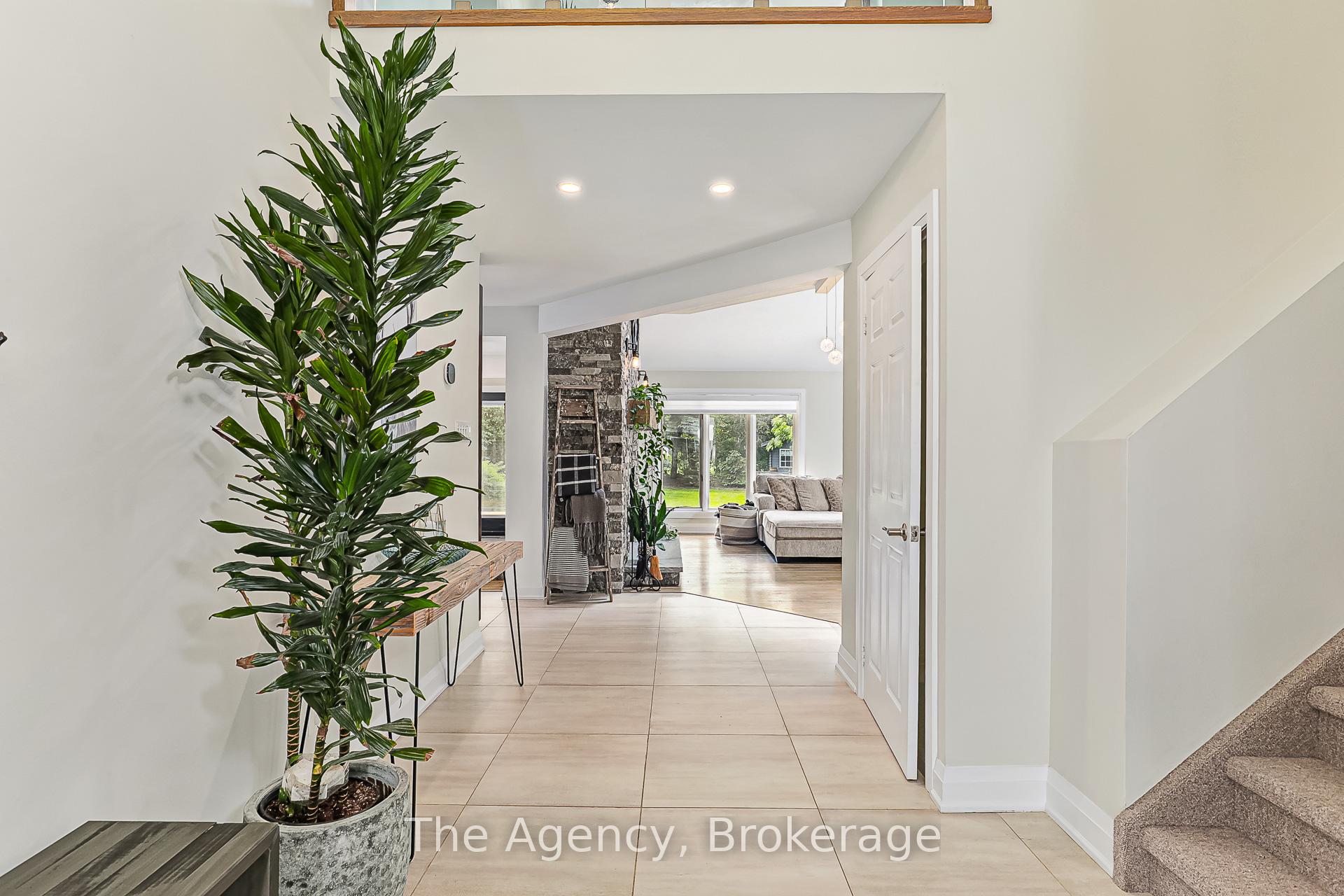 Photo 10 of 136 Grand Cypress Lane, Blue Mountains — HOMEH
