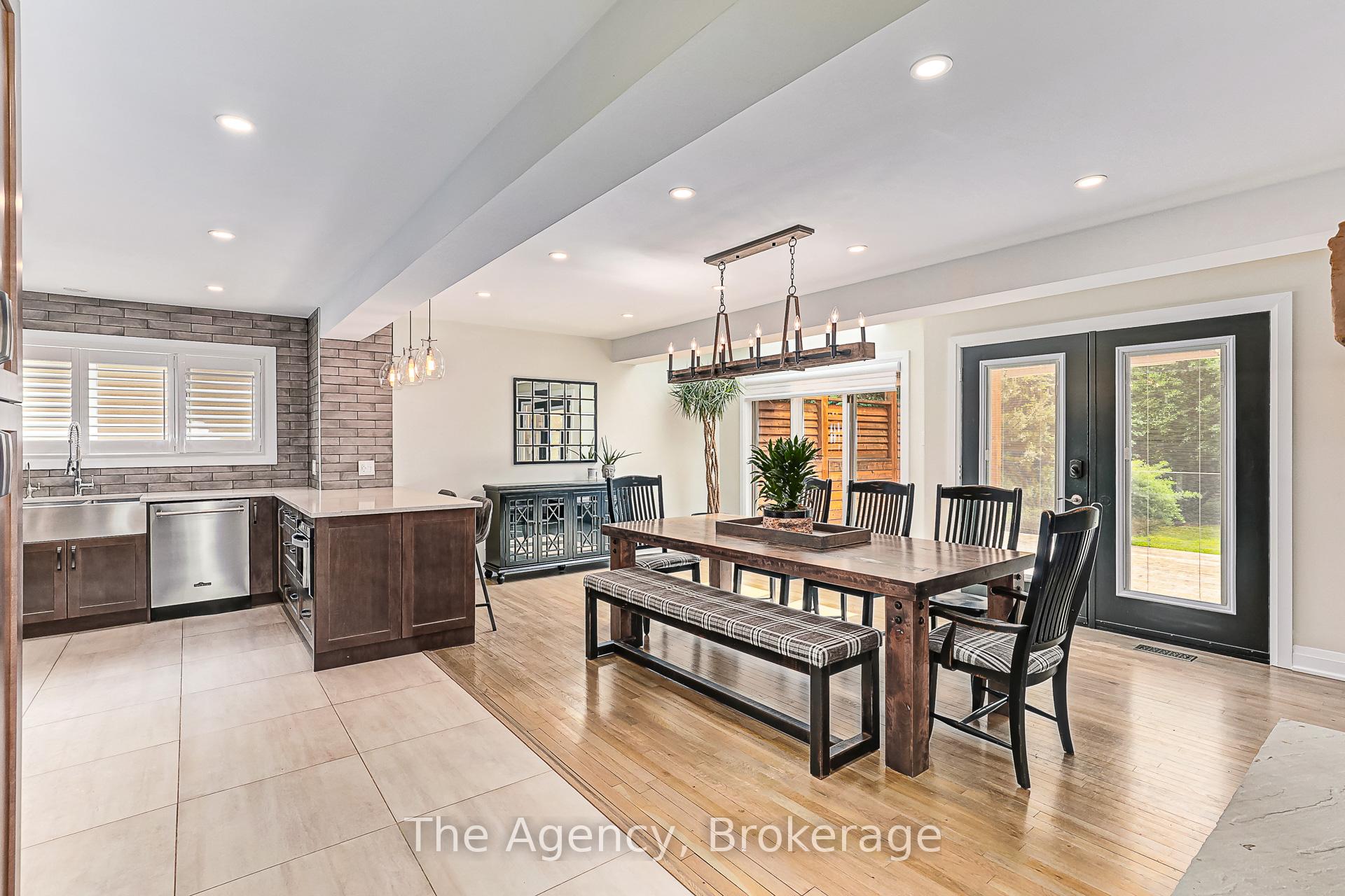Photo 12 of 136 Grand Cypress Lane, Blue Mountains — HOMEH