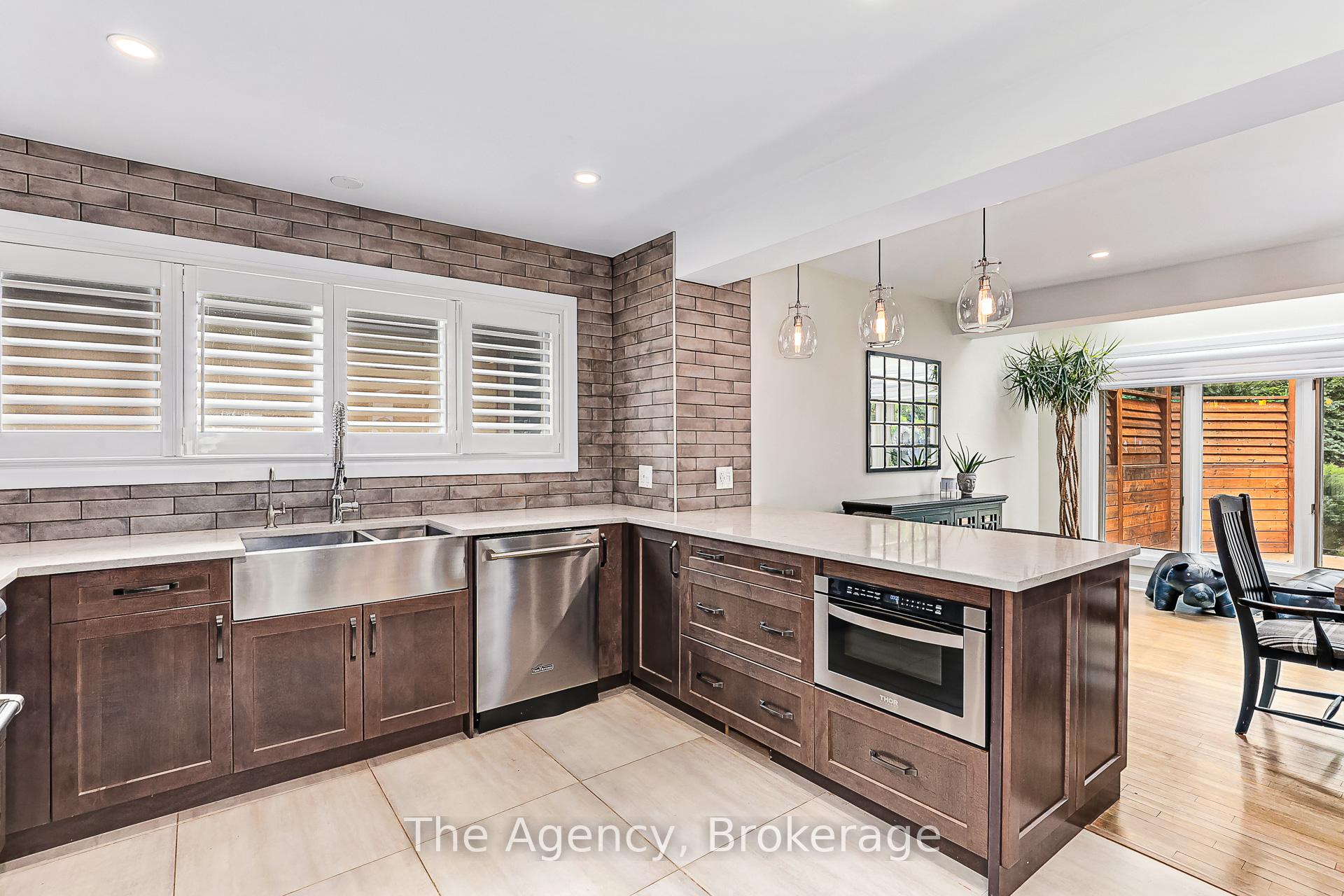 Photo 14 of 136 Grand Cypress Lane, Blue Mountains — HOMEH