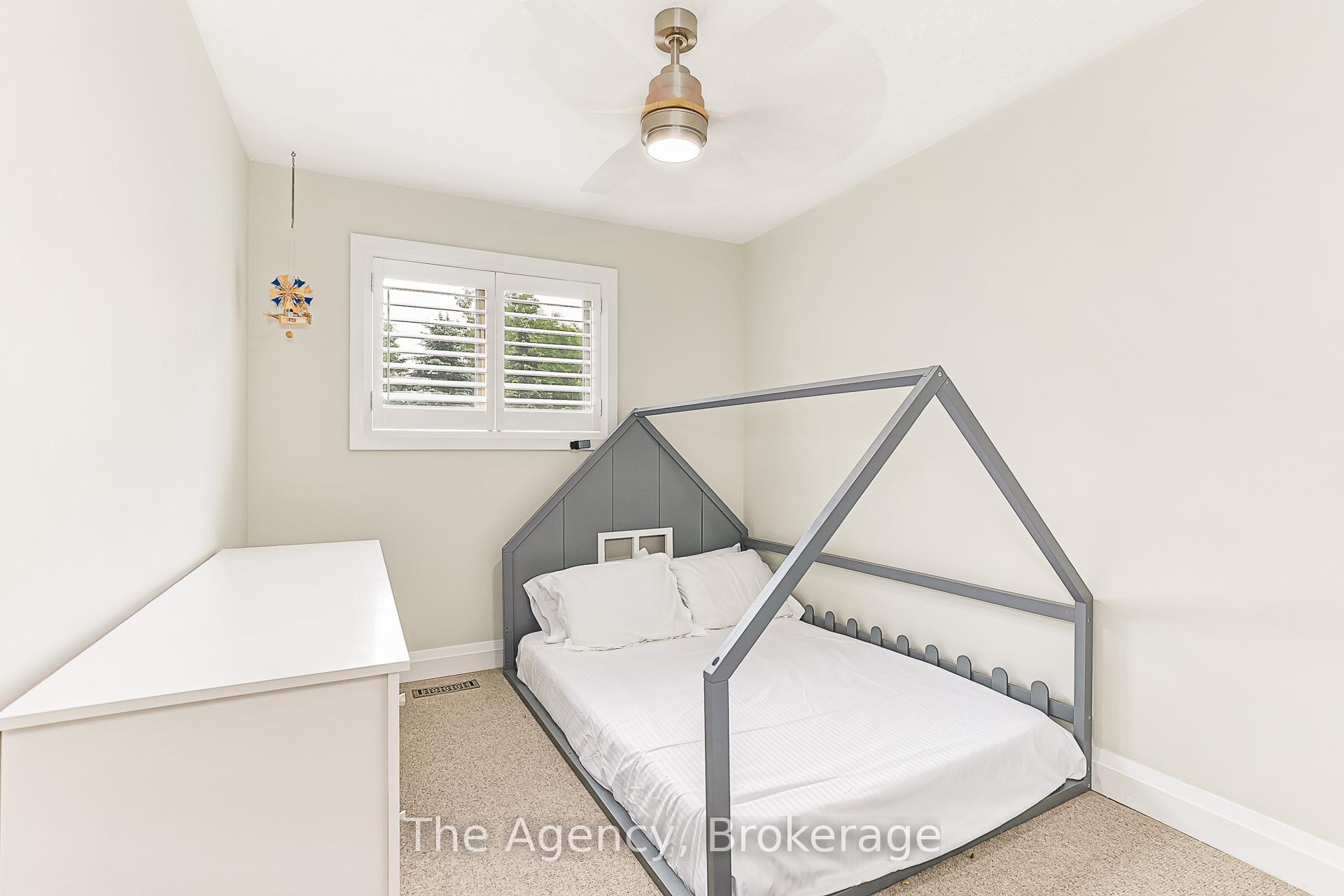 Photo 17 of 136 Grand Cypress Lane, Blue Mountains — HOMEH