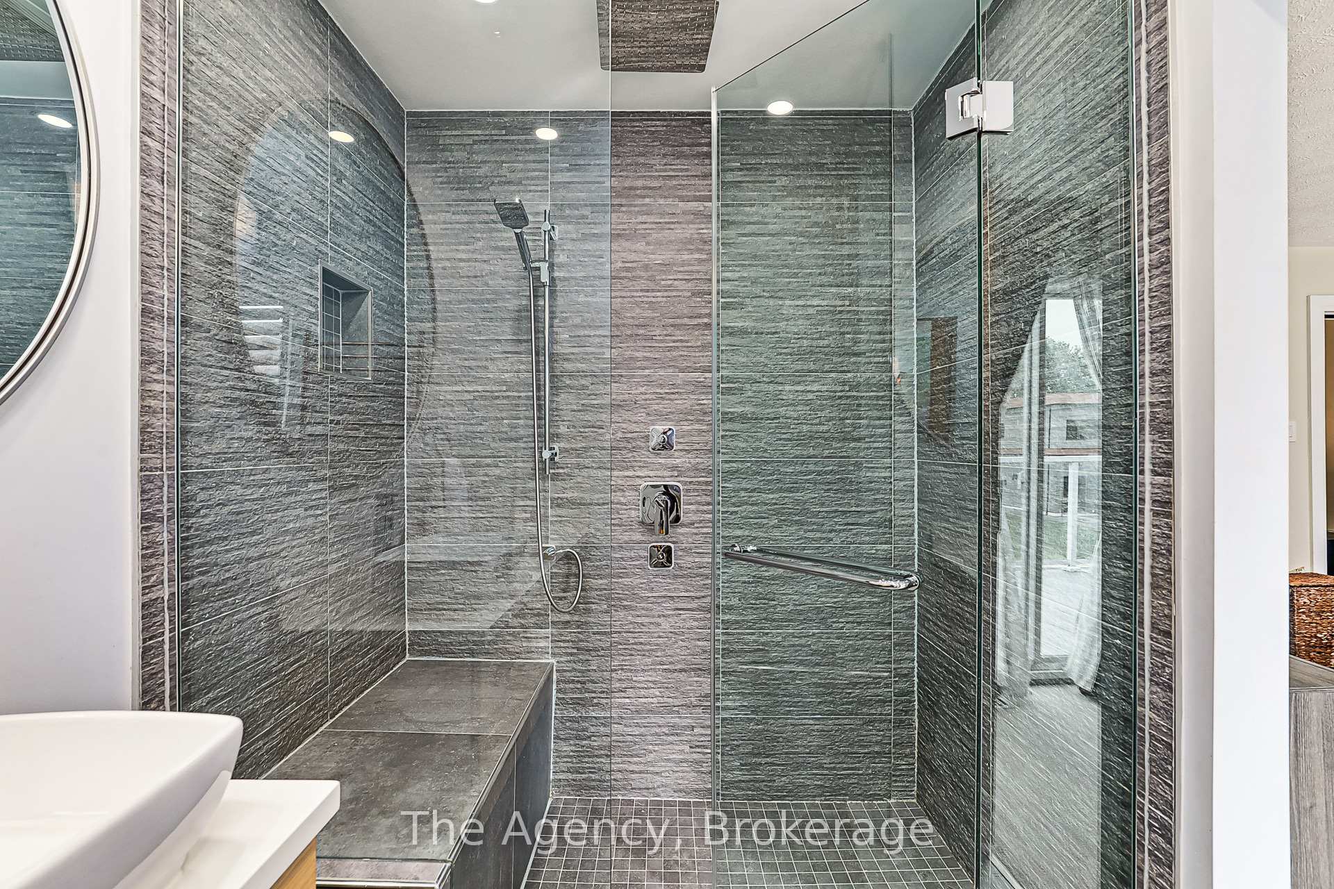 Photo 22 of 136 Grand Cypress Lane, Blue Mountains — HOMEH