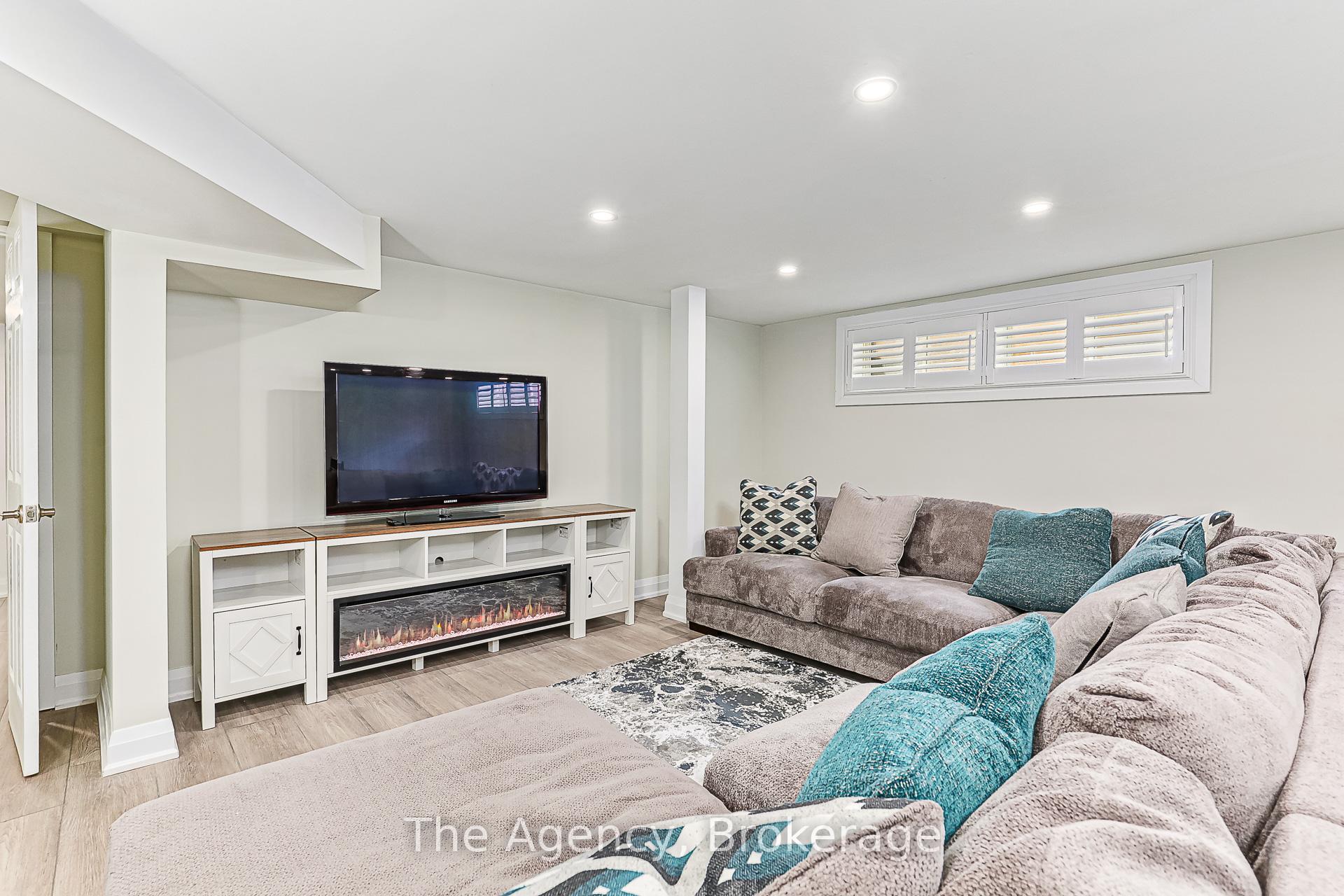Photo 24 of 136 Grand Cypress Lane, Blue Mountains — HOMEH