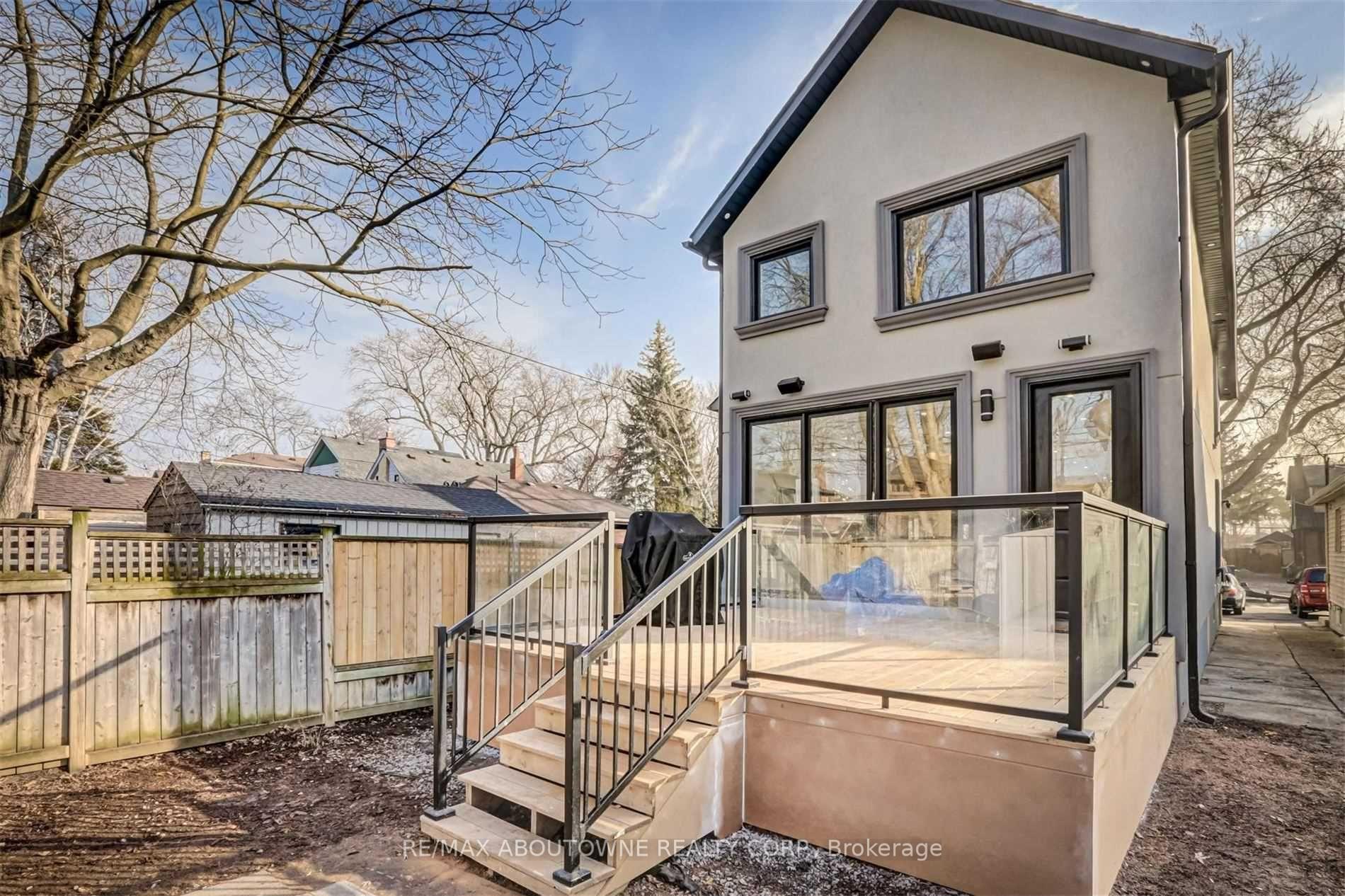 Photo 38 of 94 Lake Crescent, Etobicoke, Mimico — HOMEH
