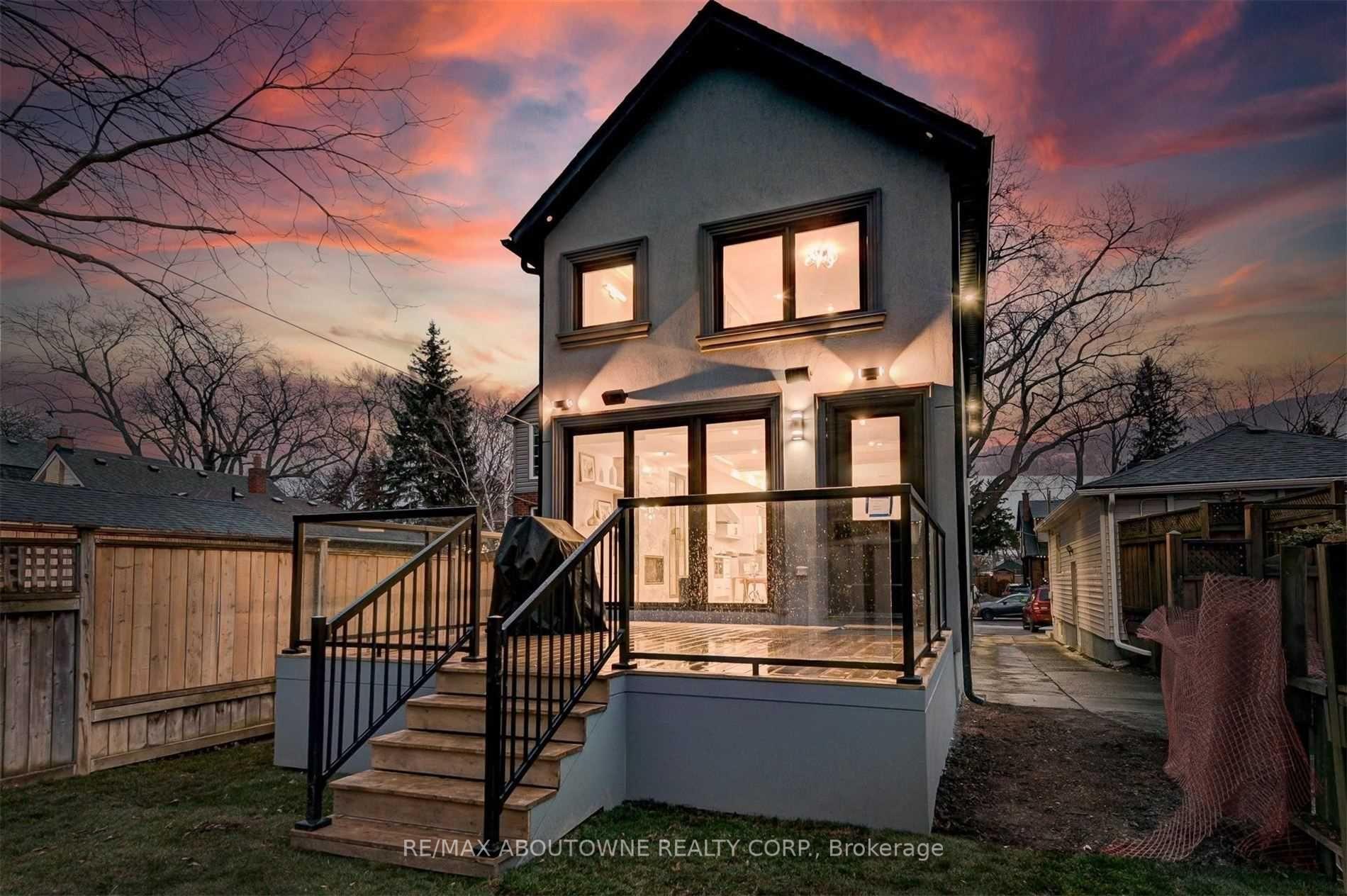 Photo 39 of 94 Lake Crescent, Etobicoke, Mimico — HOMEH