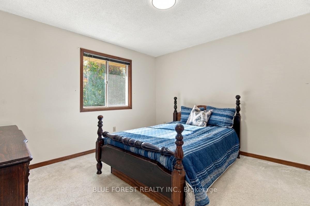 Photo 19 of 39 Gerald Crescent, London, South J — HOMEH