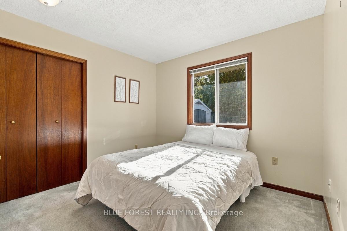 Photo 26 of 39 Gerald Crescent, London, South J — HOMEH