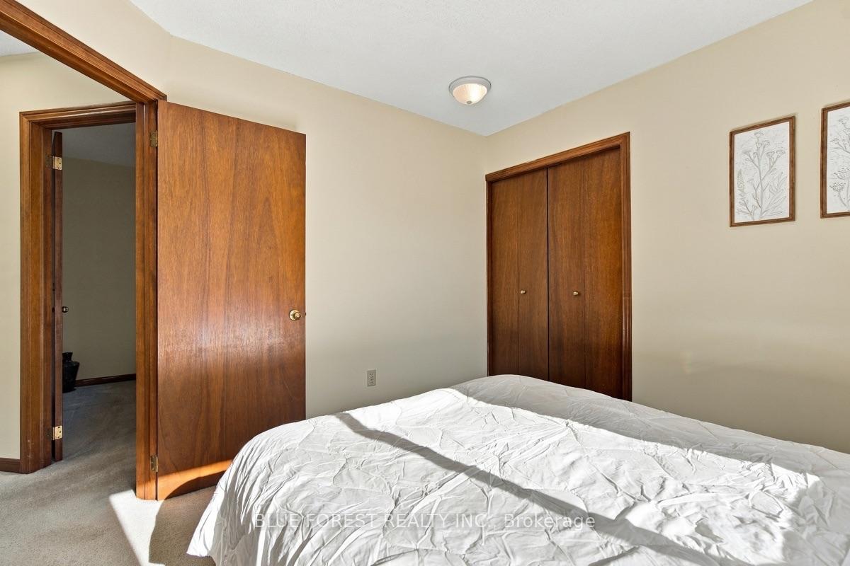 Photo 27 of 39 Gerald Crescent, London, South J — HOMEH