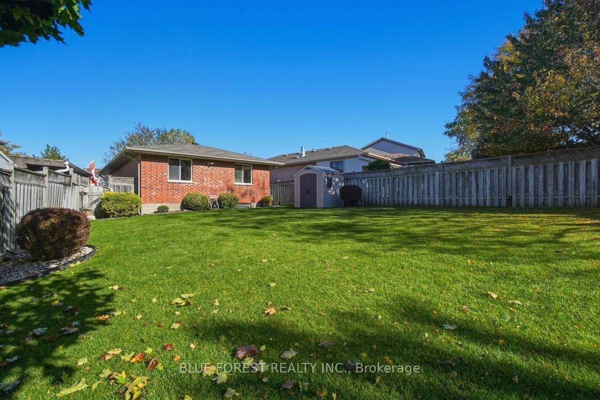 Photo 47 of 39 Gerald Crescent, London, South J — HOMEH
