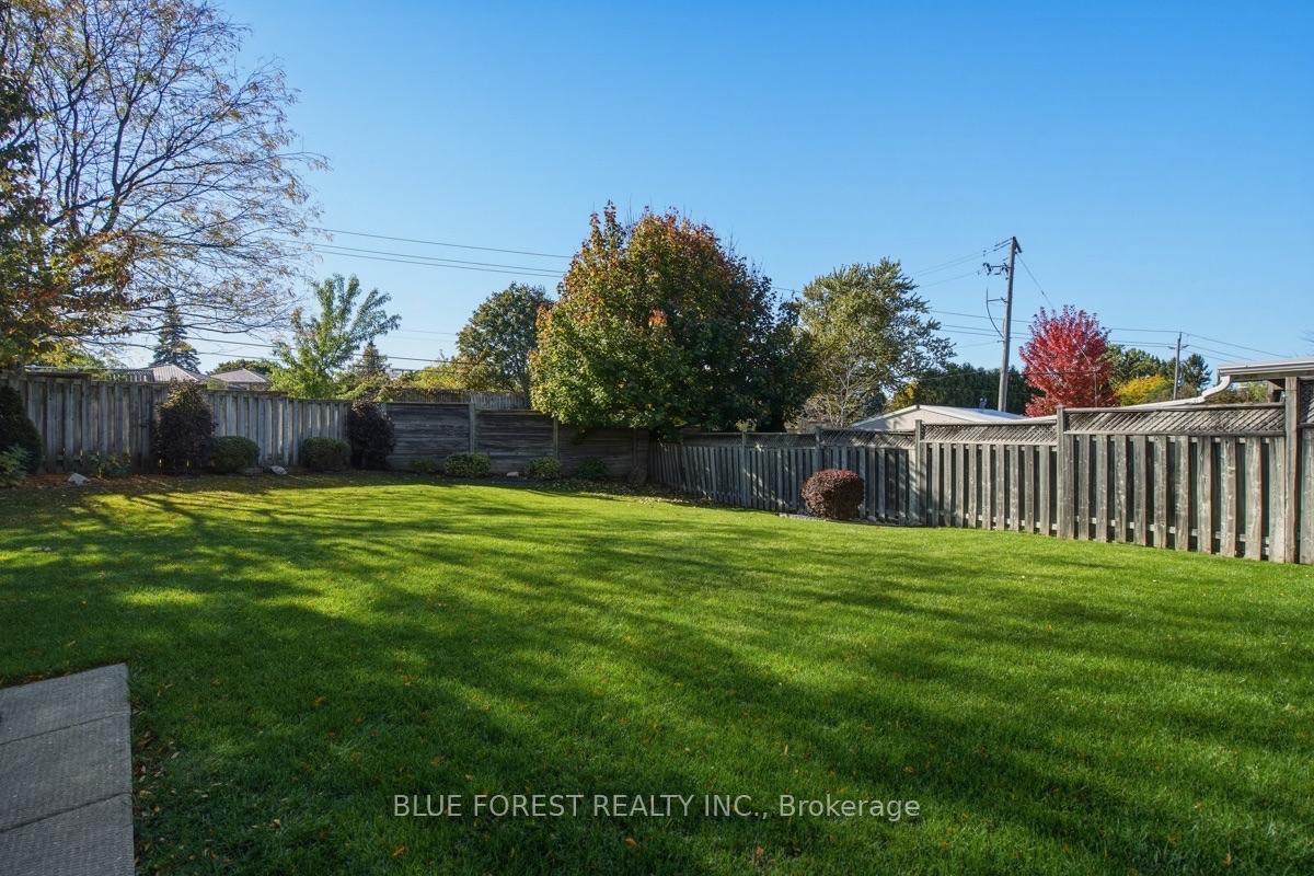 Photo 52 of 39 Gerald Crescent, London, South J — HOMEH