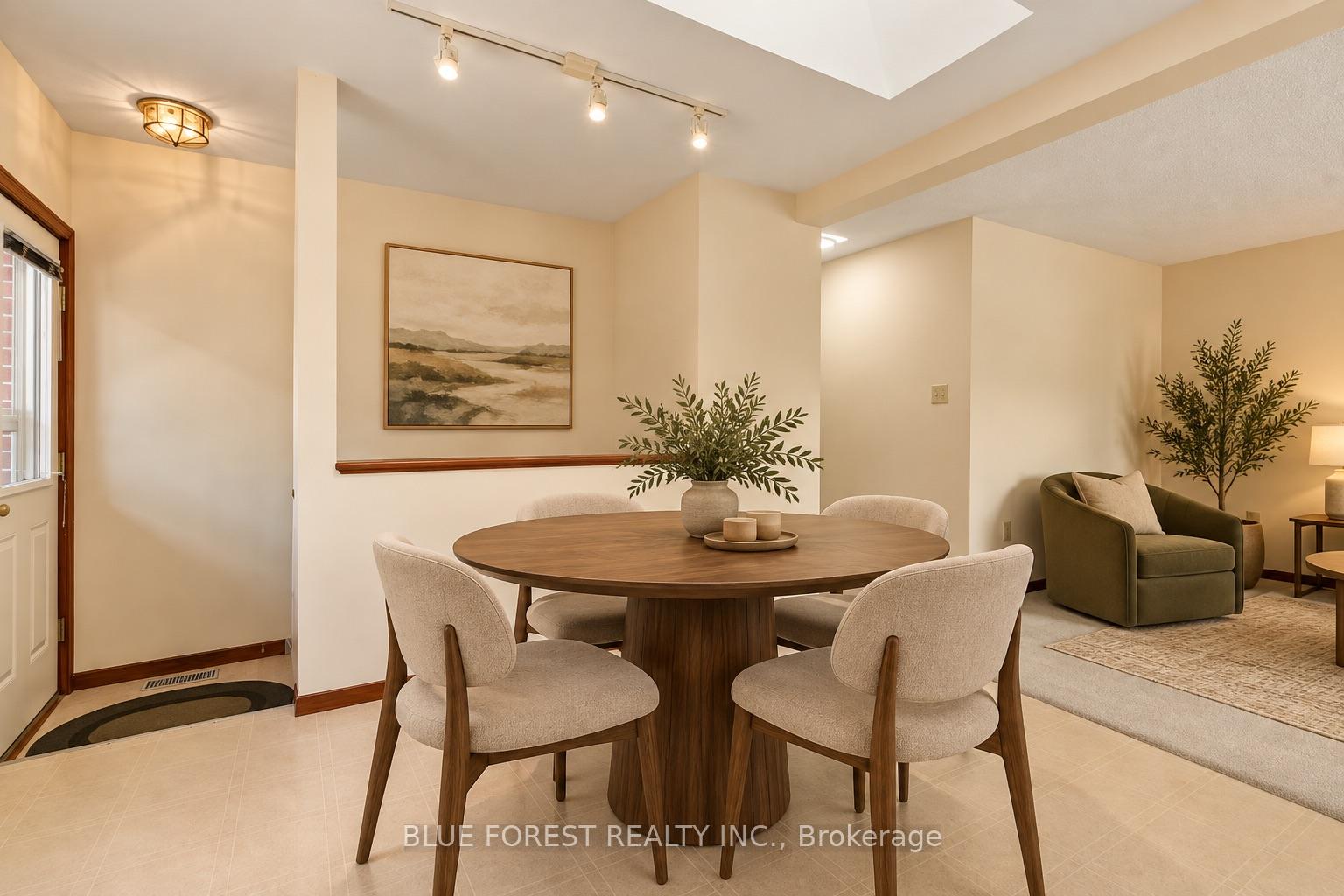 Photo 18 of 39 Gerald Crescent, London, South J — HOMEH