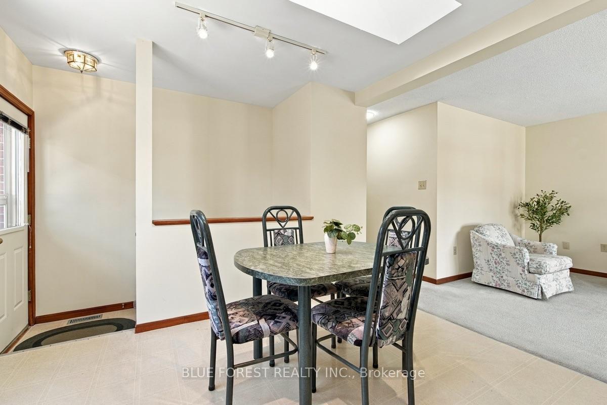 Photo 20 of 39 Gerald Crescent, London, South J — HOMEH