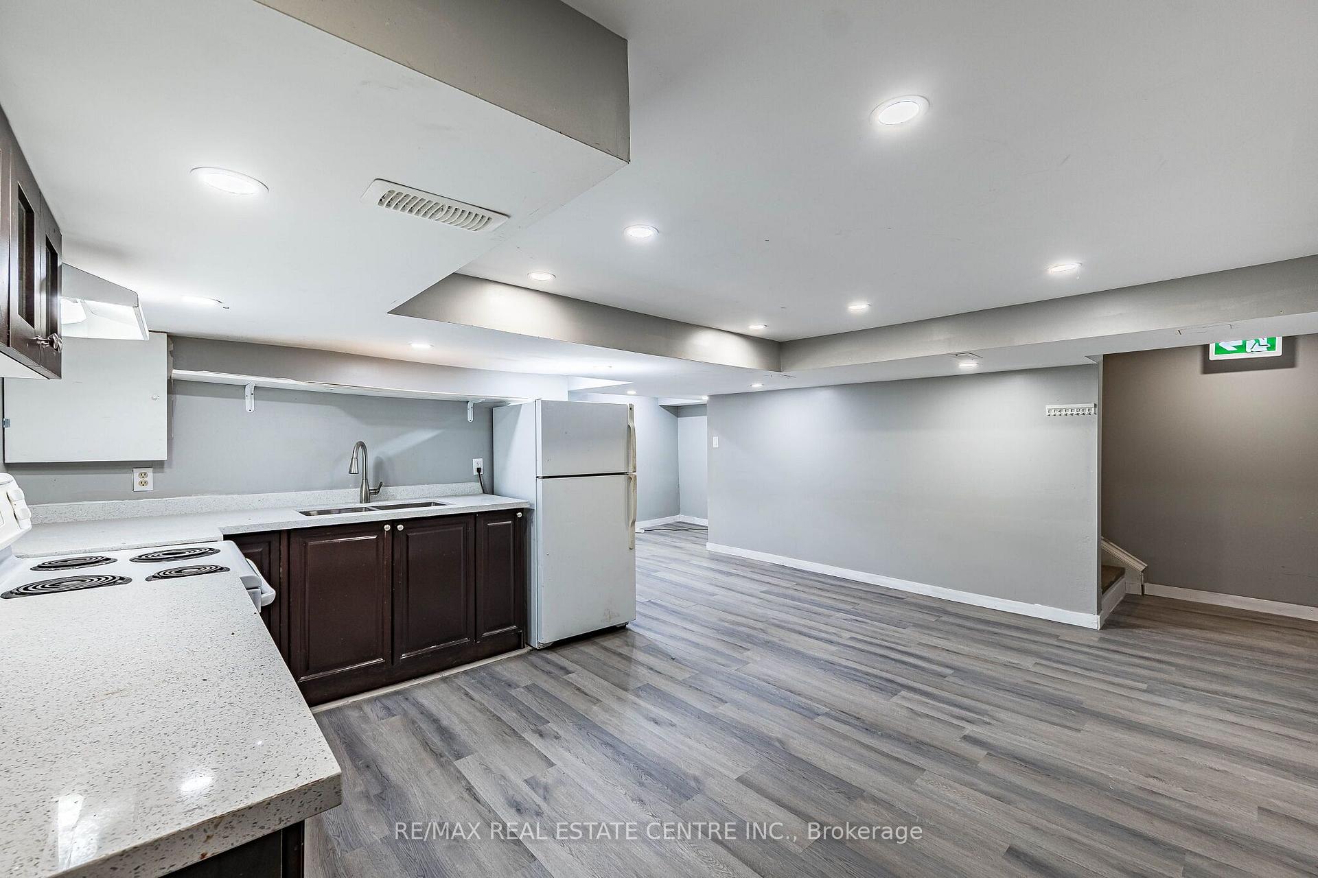 Photo 25 of 1465 Main Street E, Hamilton, Homeside — HOMEH