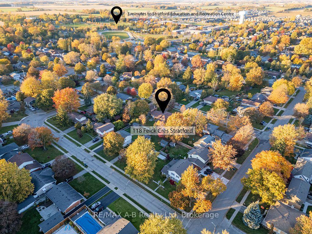 Photo 5 of 118 Feick Crescent, Stratford — HOMEH