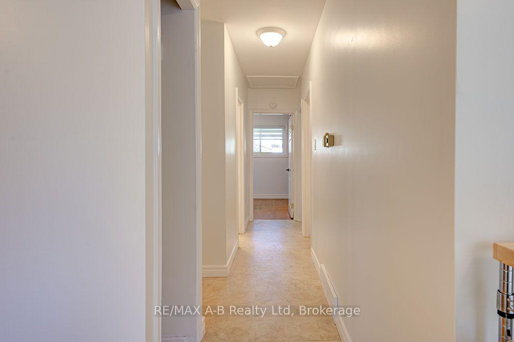 Photo 20 of 118 Feick Crescent, Stratford — HOMEH