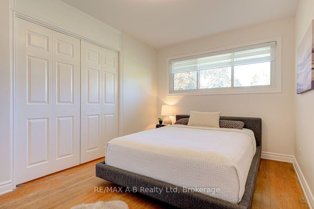 Photo 23 of 118 Feick Crescent, Stratford — HOMEH