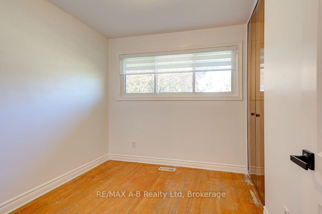 Photo 25 of 118 Feick Crescent, Stratford — HOMEH