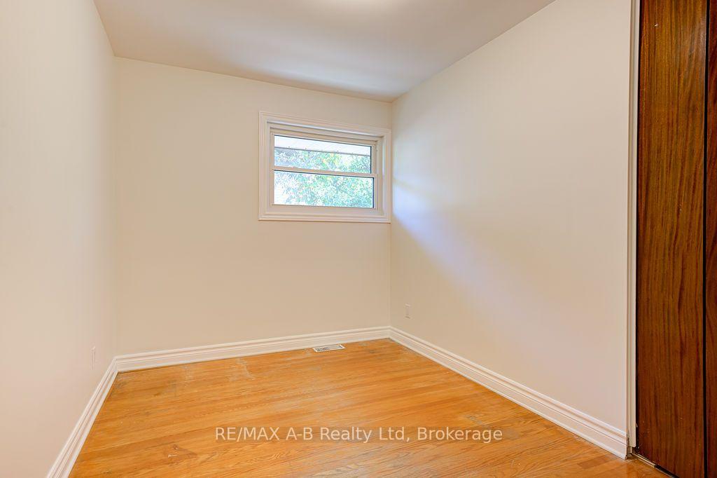 Photo 27 of 118 Feick Crescent, Stratford — HOMEH