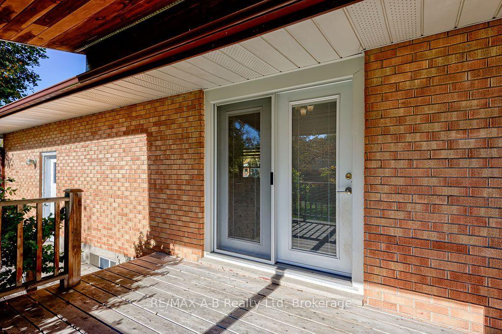 Photo 37 of 118 Feick Crescent, Stratford — HOMEH