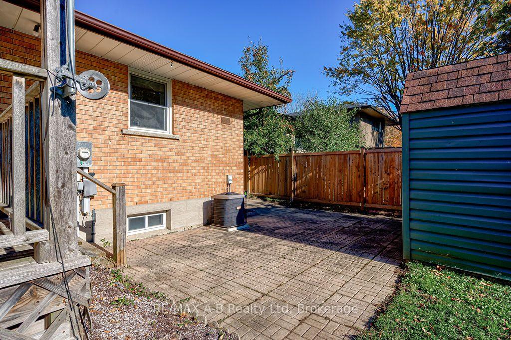 Photo 41 of 118 Feick Crescent, Stratford — HOMEH