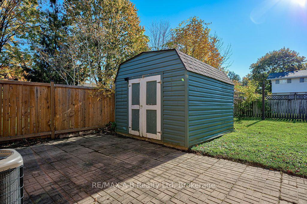 Photo 42 of 118 Feick Crescent, Stratford — HOMEH
