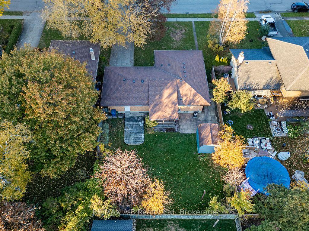 Photo 47 of 118 Feick Crescent, Stratford — HOMEH