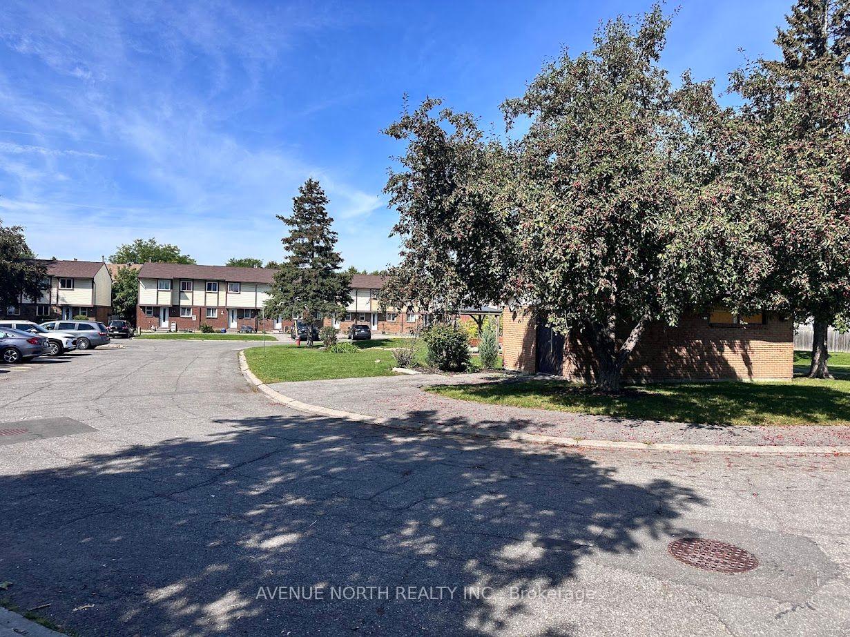 Photo 3 of 1370 Foxwell Street, Ottawa, Pineview — HOMEH