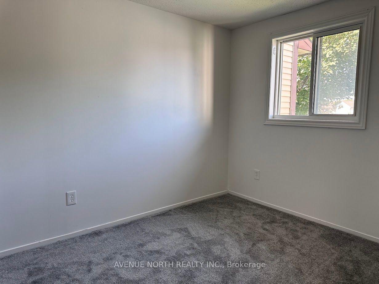 Photo 4 of 1370 Foxwell Street, Ottawa, Pineview — HOMEH