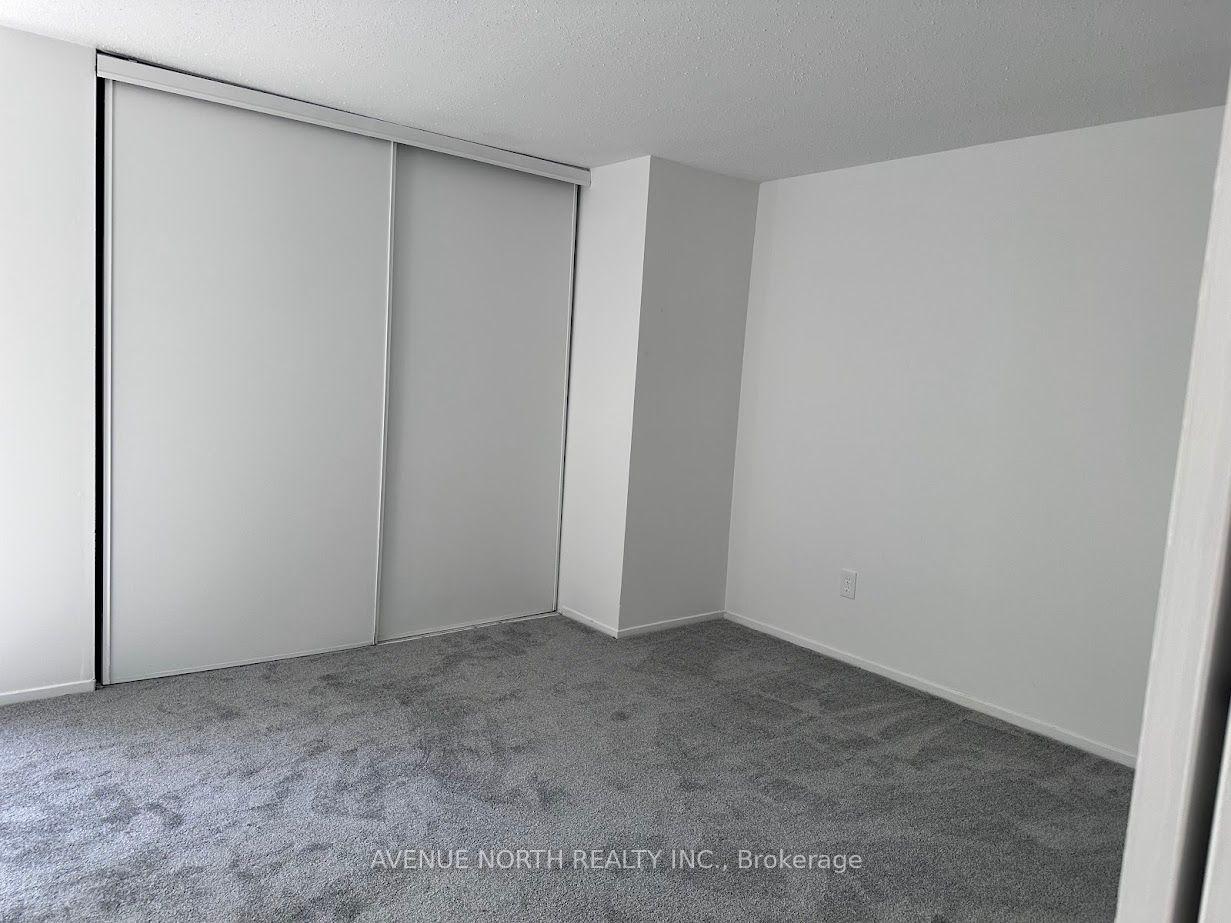 Photo 9 of 1370 Foxwell Street, Ottawa, Pineview — HOMEH