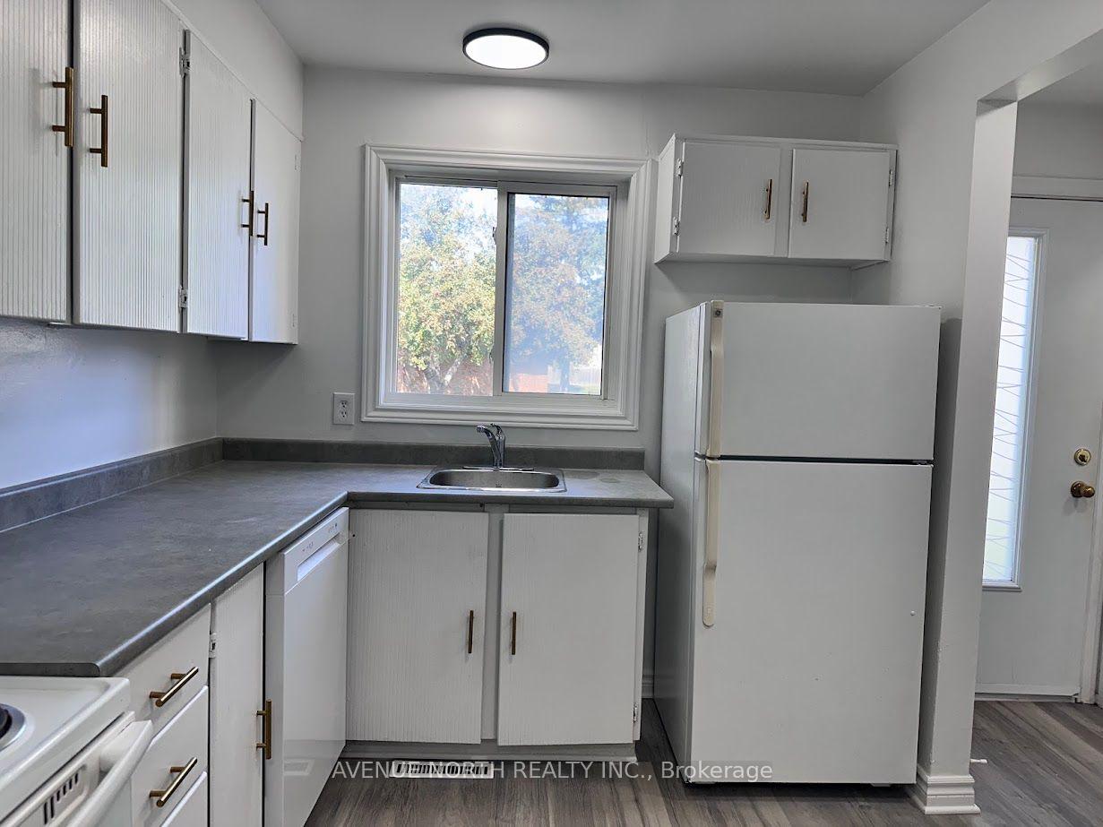 Photo 23 of 1370 Foxwell Street, Ottawa, Pineview — HOMEH