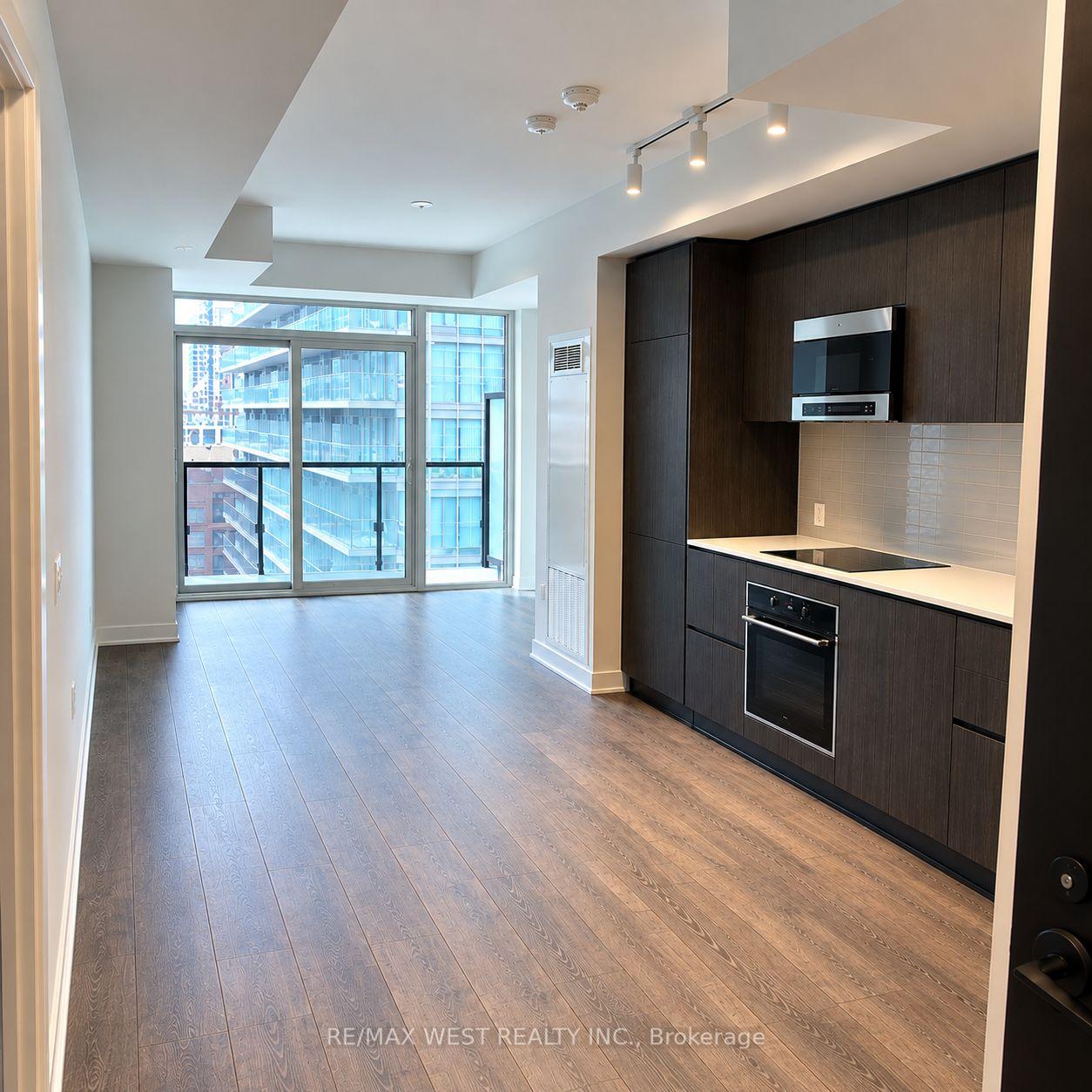 Photo 2 of Unit 1103, 127 Broadview Avenue, Toronto, Mount Pleasant West — HOMEH