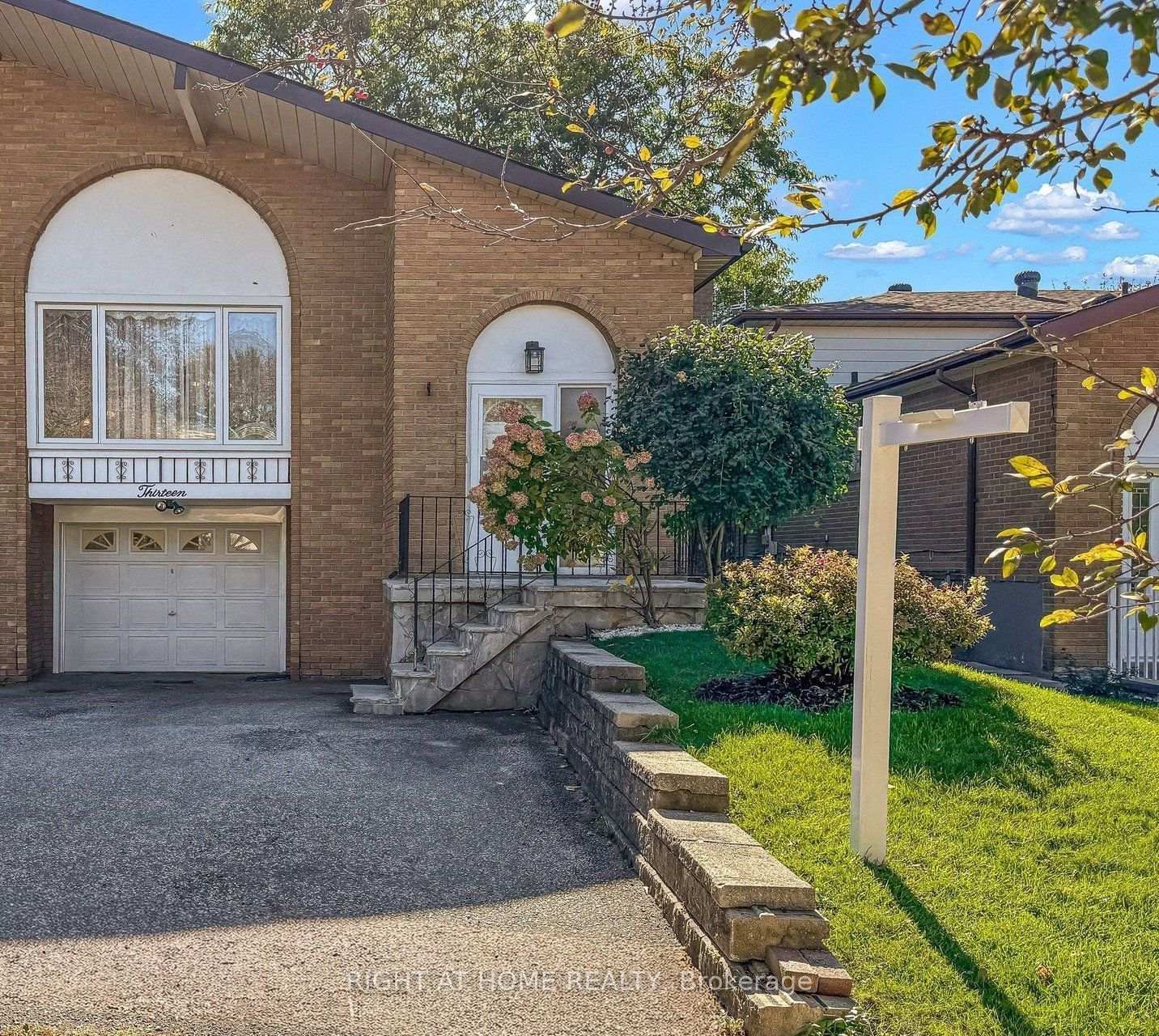 Photo 2 of 13 Clancy Drive, North York, Don Valley Village — HOMEH