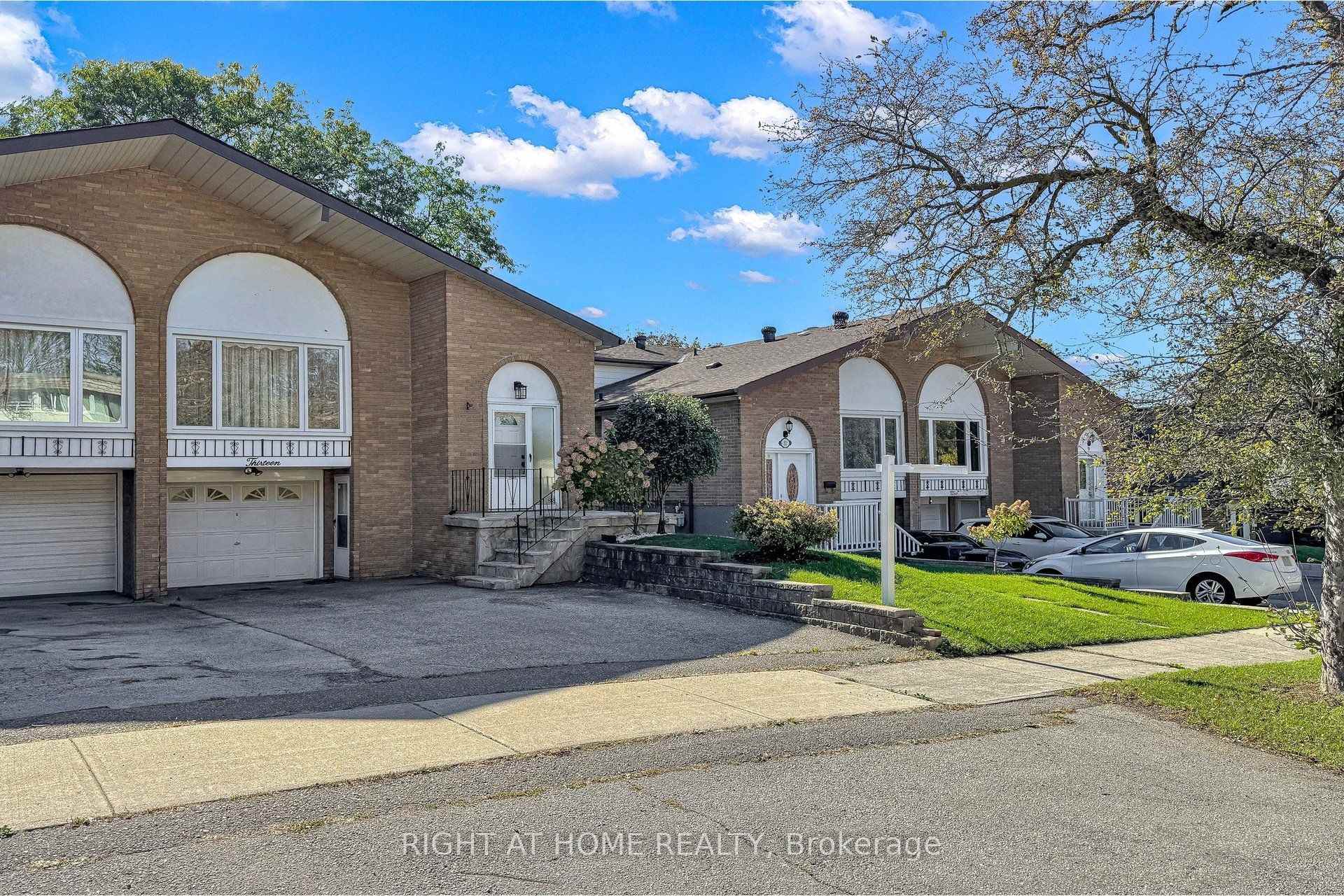 Photo 4 of 13 Clancy Drive, North York, Don Valley Village — HOMEH