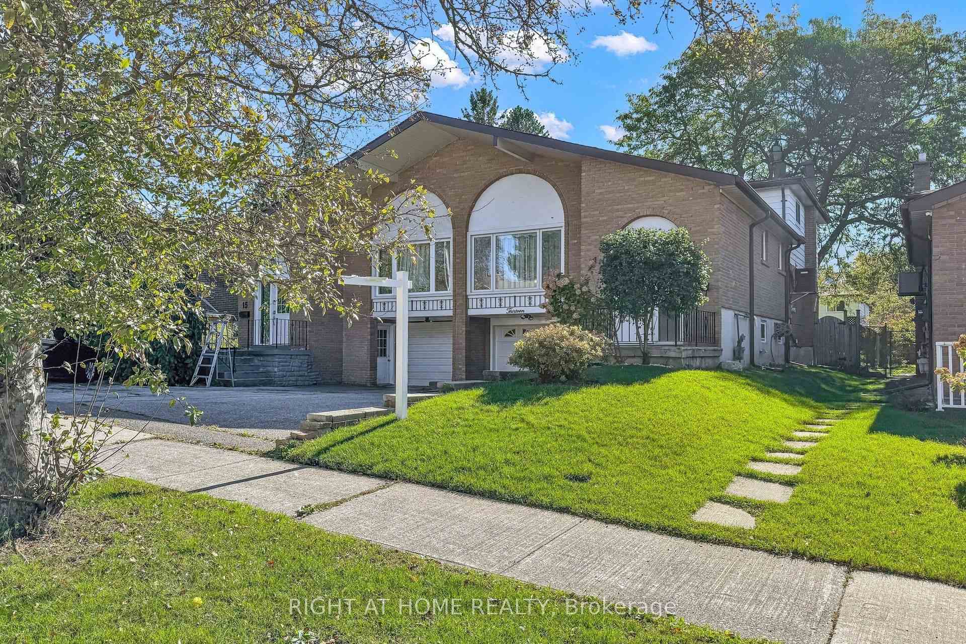 Photo 5 of 13 Clancy Drive, North York, Don Valley Village — HOMEH