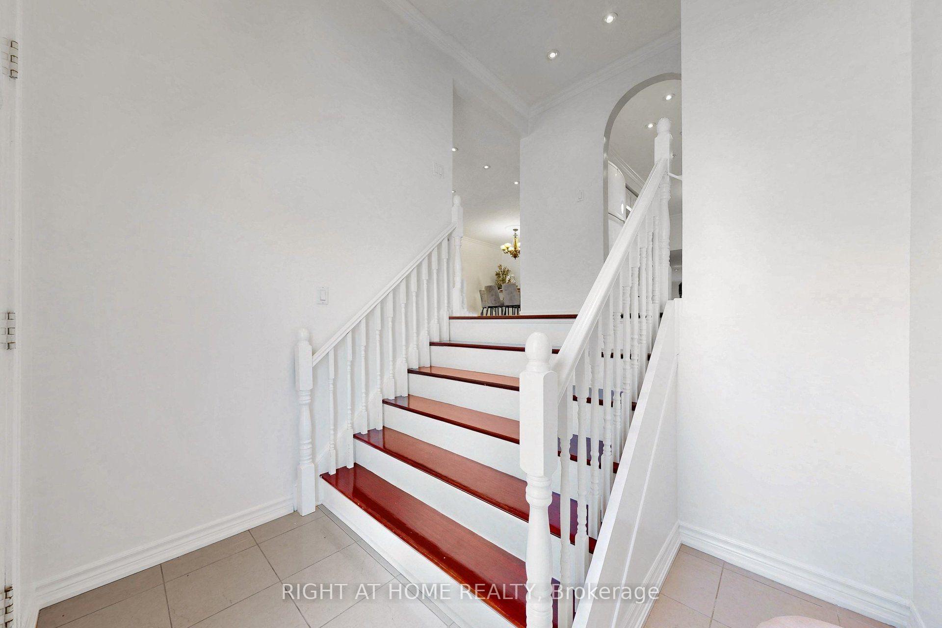 Photo 8 of 13 Clancy Drive, North York, Don Valley Village — HOMEH