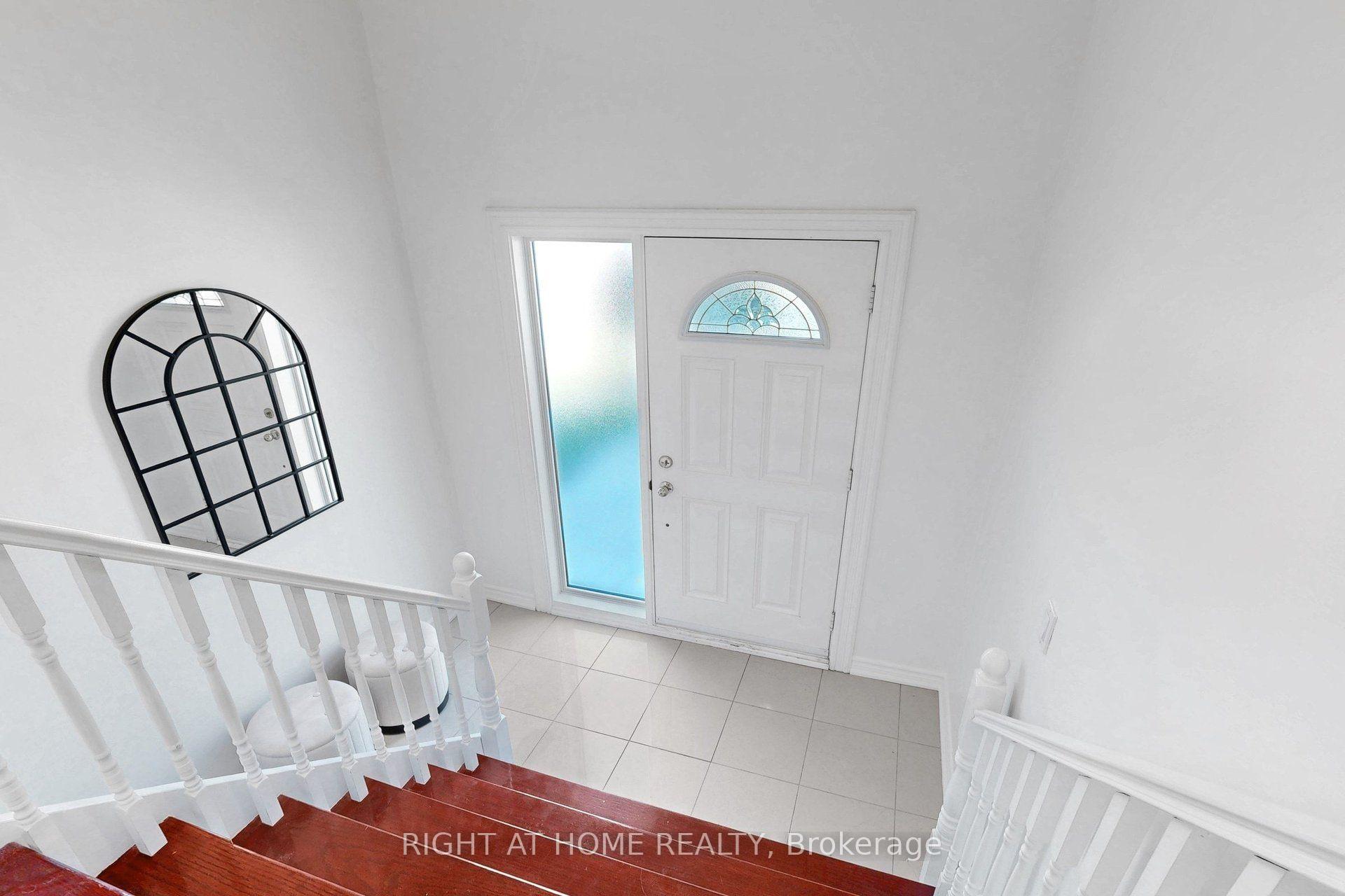 Photo 9 of 13 Clancy Drive, North York, Don Valley Village — HOMEH