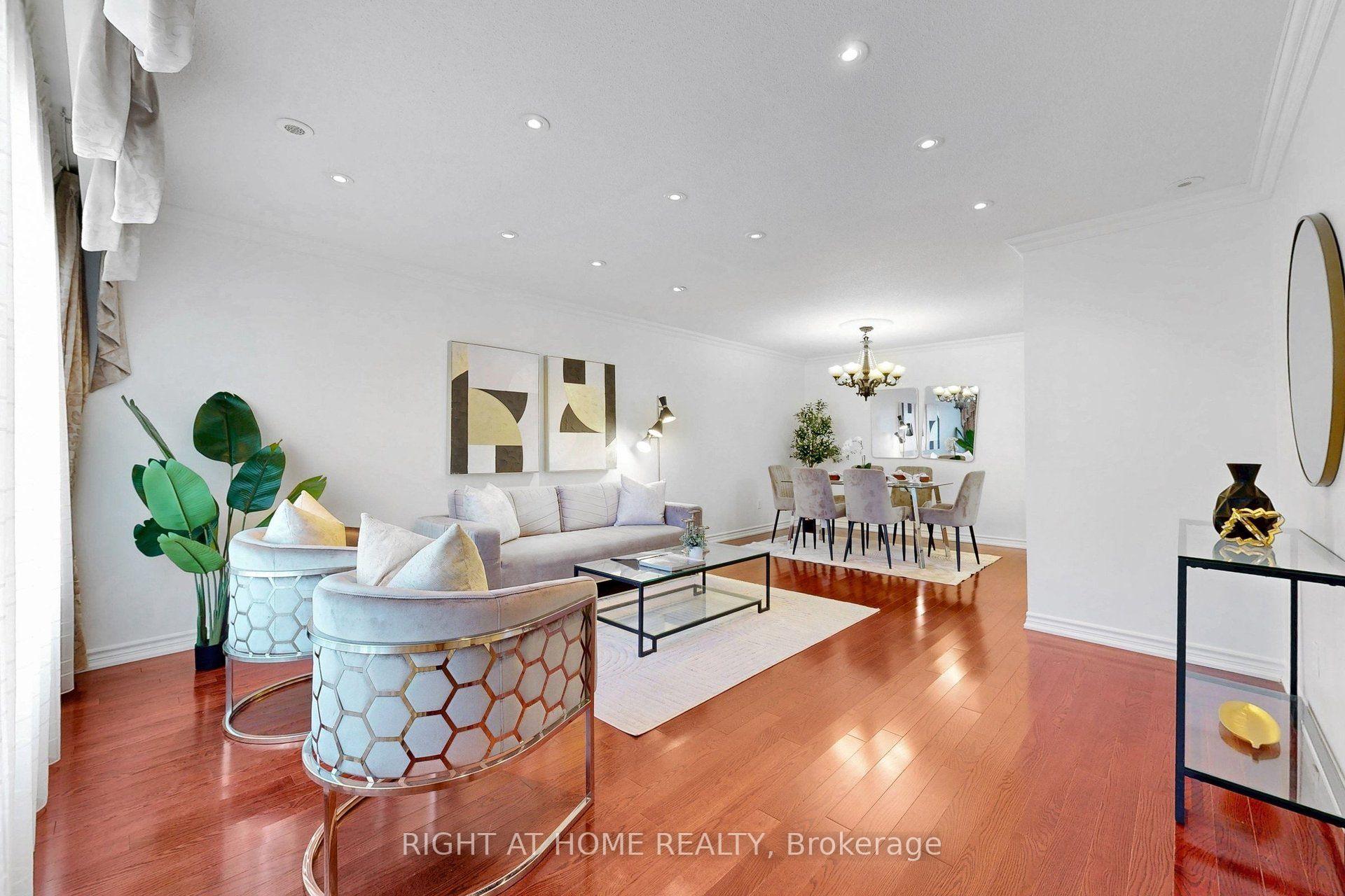 Photo 10 of 13 Clancy Drive, North York, Don Valley Village — HOMEH