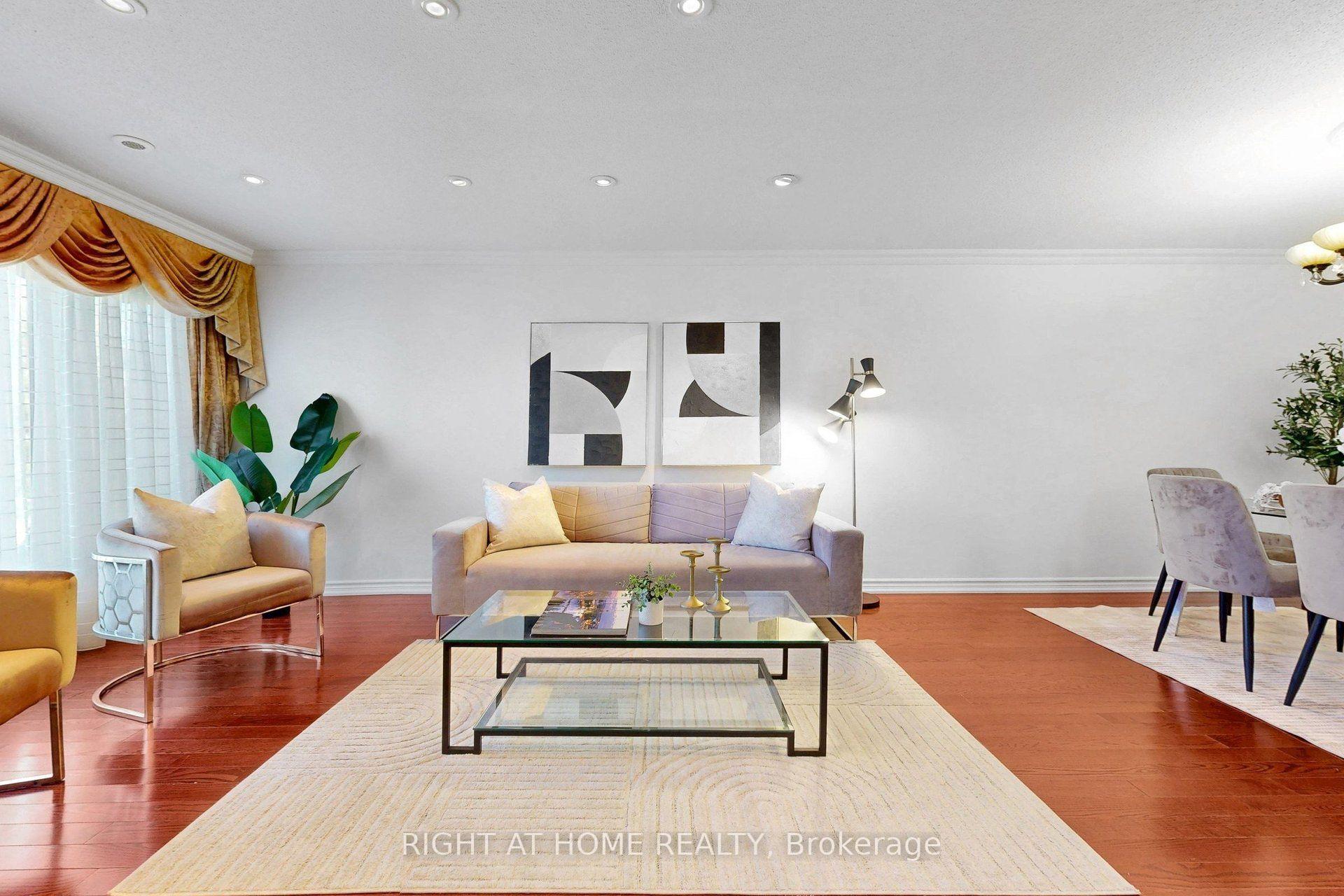 Photo 11 of 13 Clancy Drive, North York, Don Valley Village — HOMEH