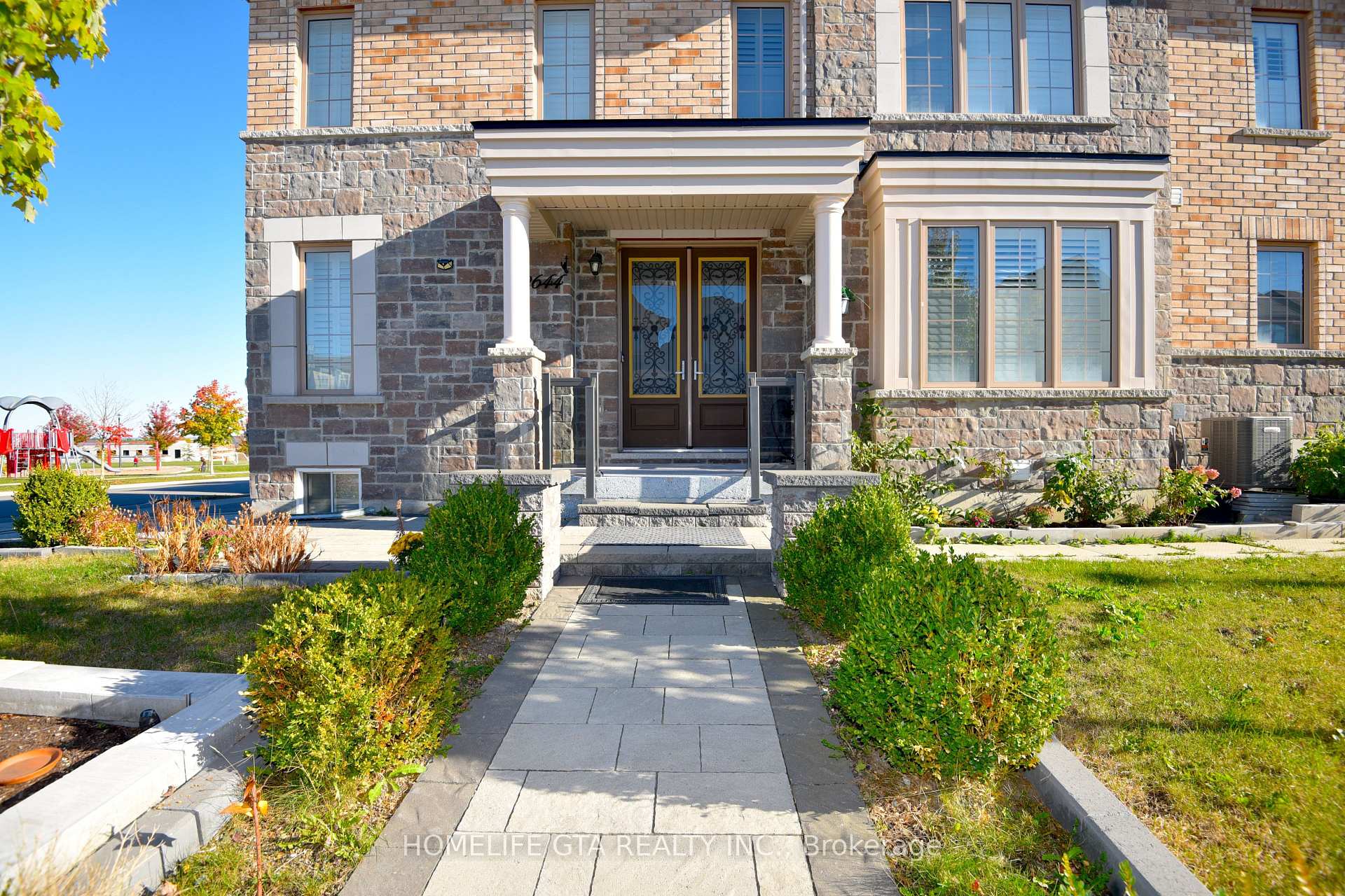 Photo 4 of 2644 Sapphire Drive, Pickering, Rural Pickering — HOMEH