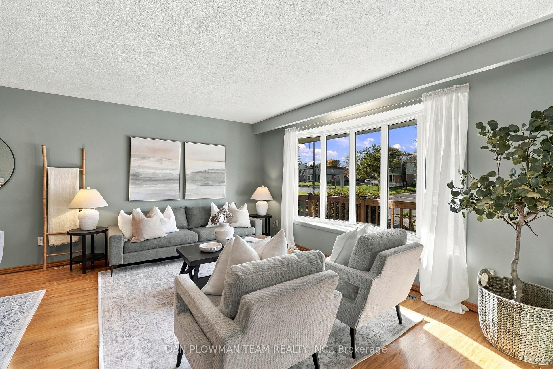 Photo 3 of 229 Phillip Murray Avenue, Oshawa, Lakeview — HOMEH