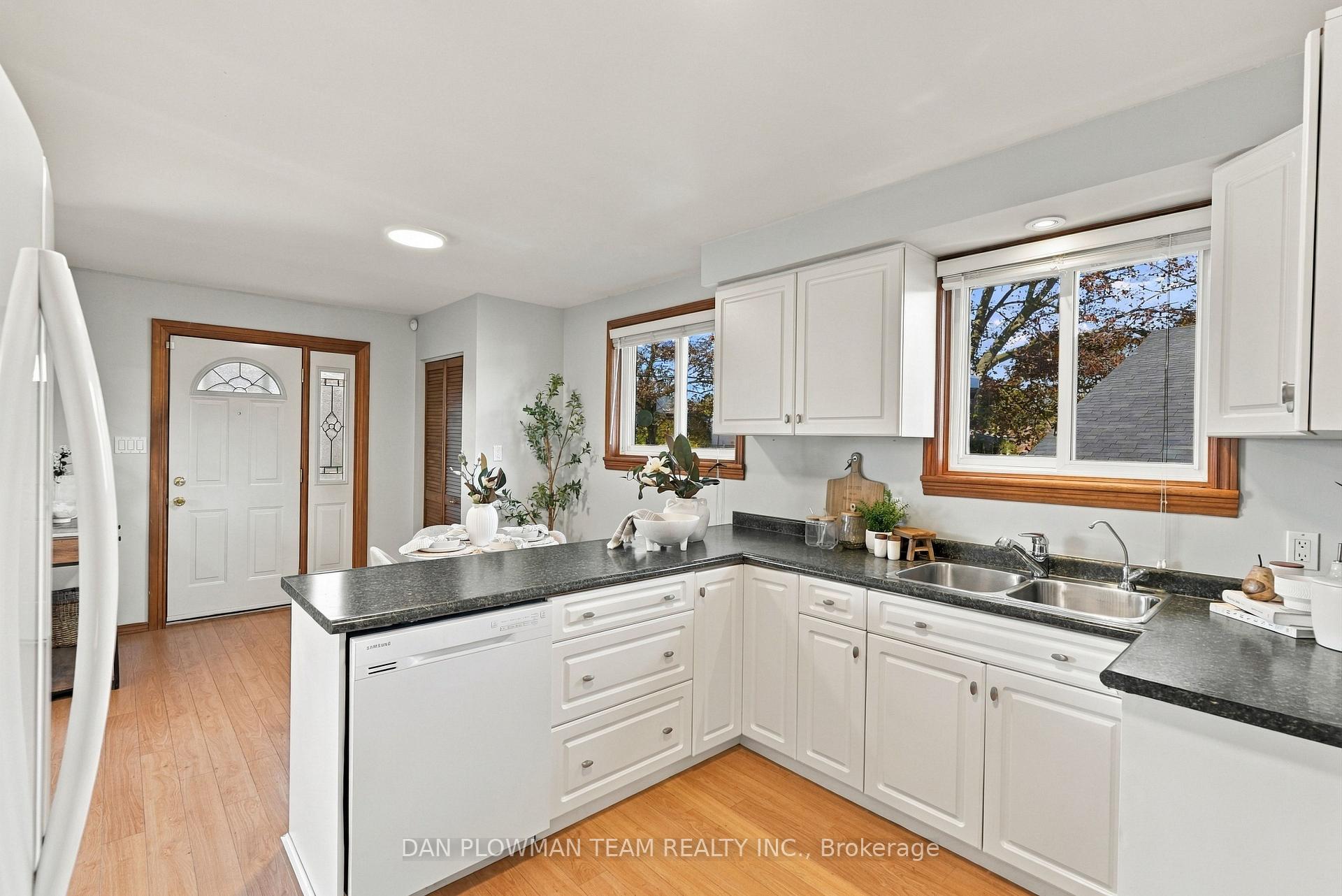Photo 12 of 229 Phillip Murray Avenue, Oshawa, Lakeview — HOMEH