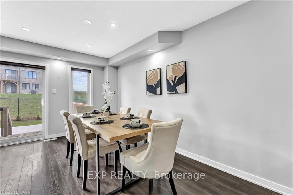 Photo 5 of 94 Crafter Crescent, Hamilton, Stoney Creek Mountain — HOMEH